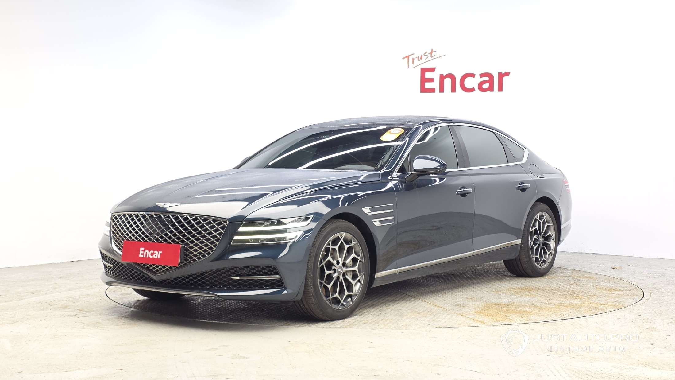 Автомобиль Genesis G80