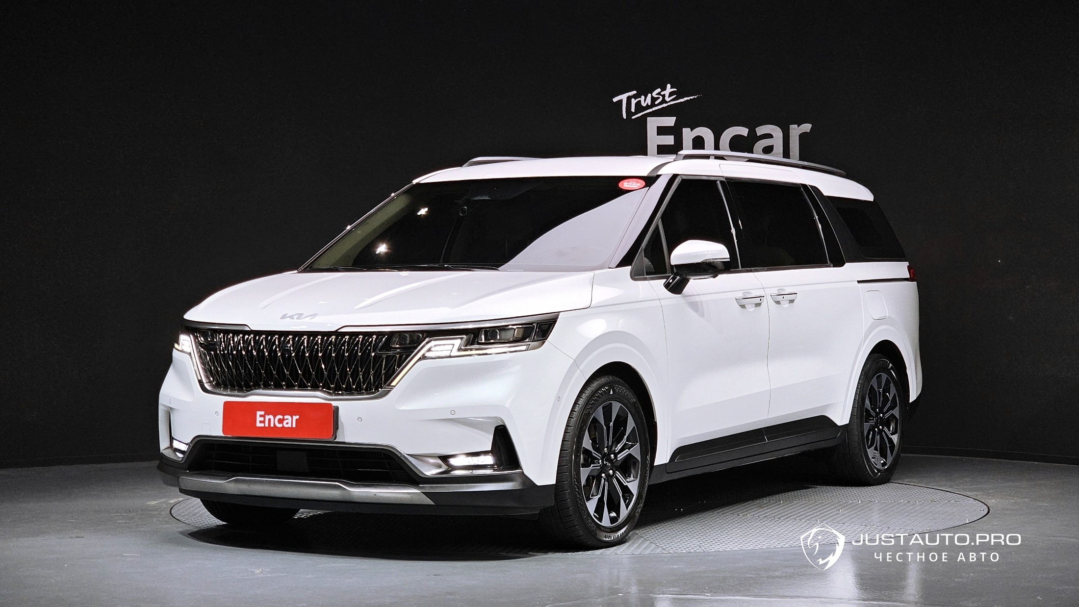 Автомобиль Kia Canival