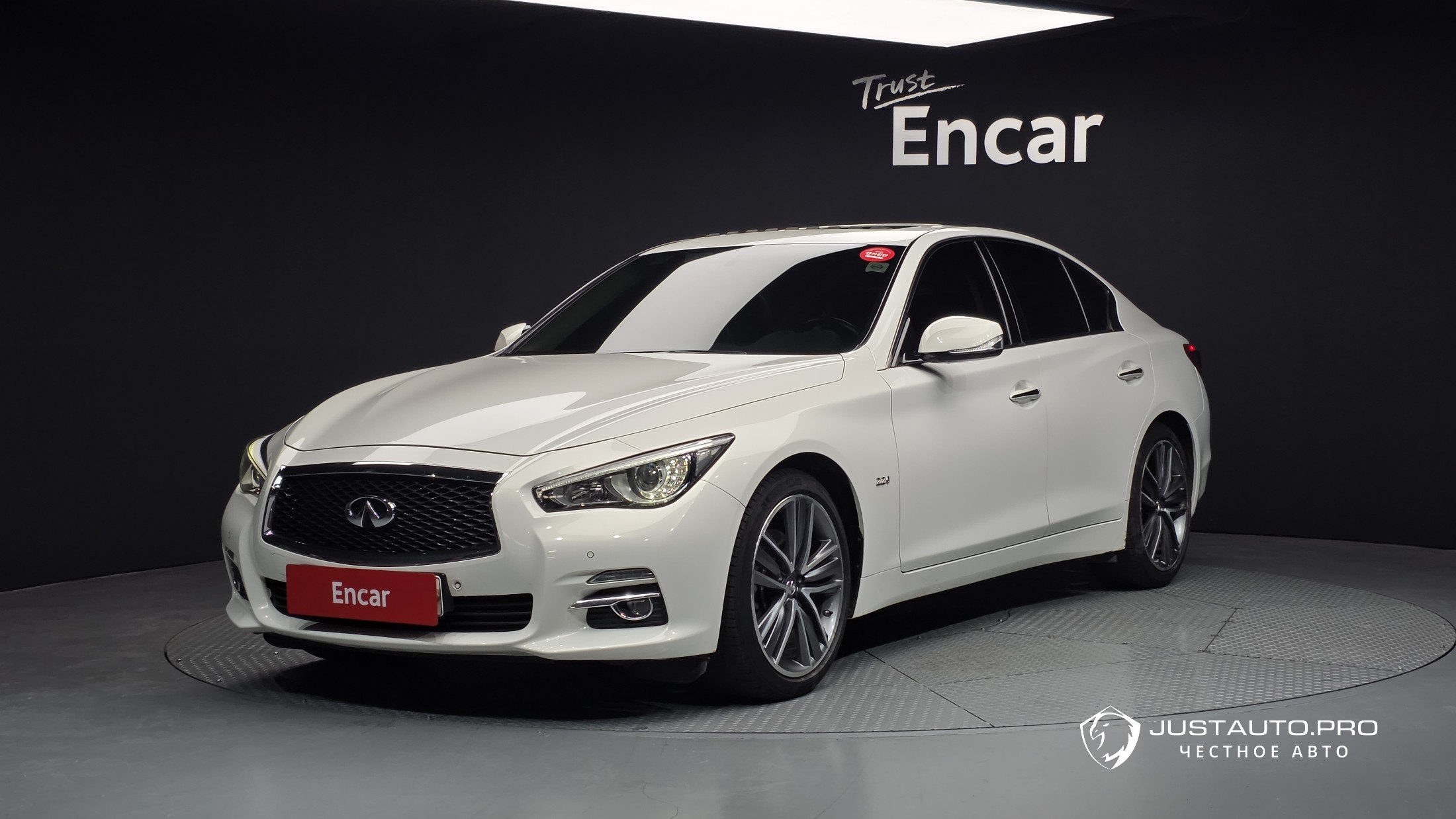Автомобиль Infiniti Q50