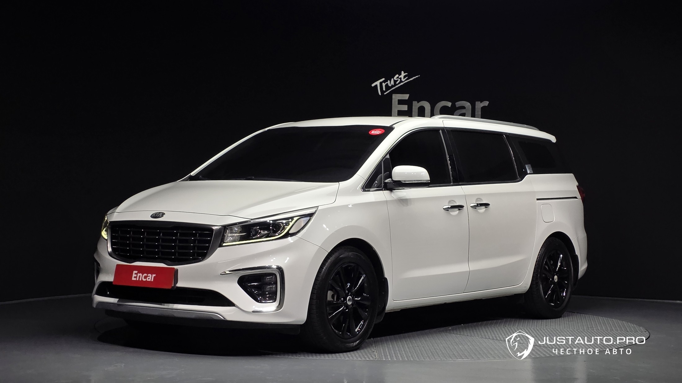 Автомобиль Kia Canival