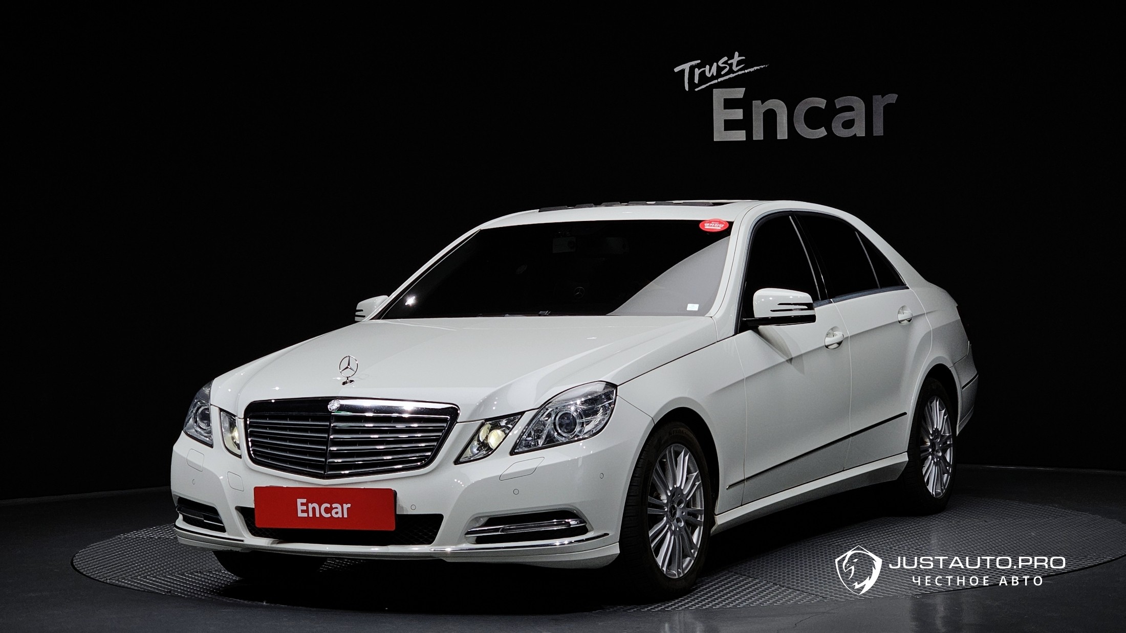 Автомобиль Mercedes-Benz E-Class