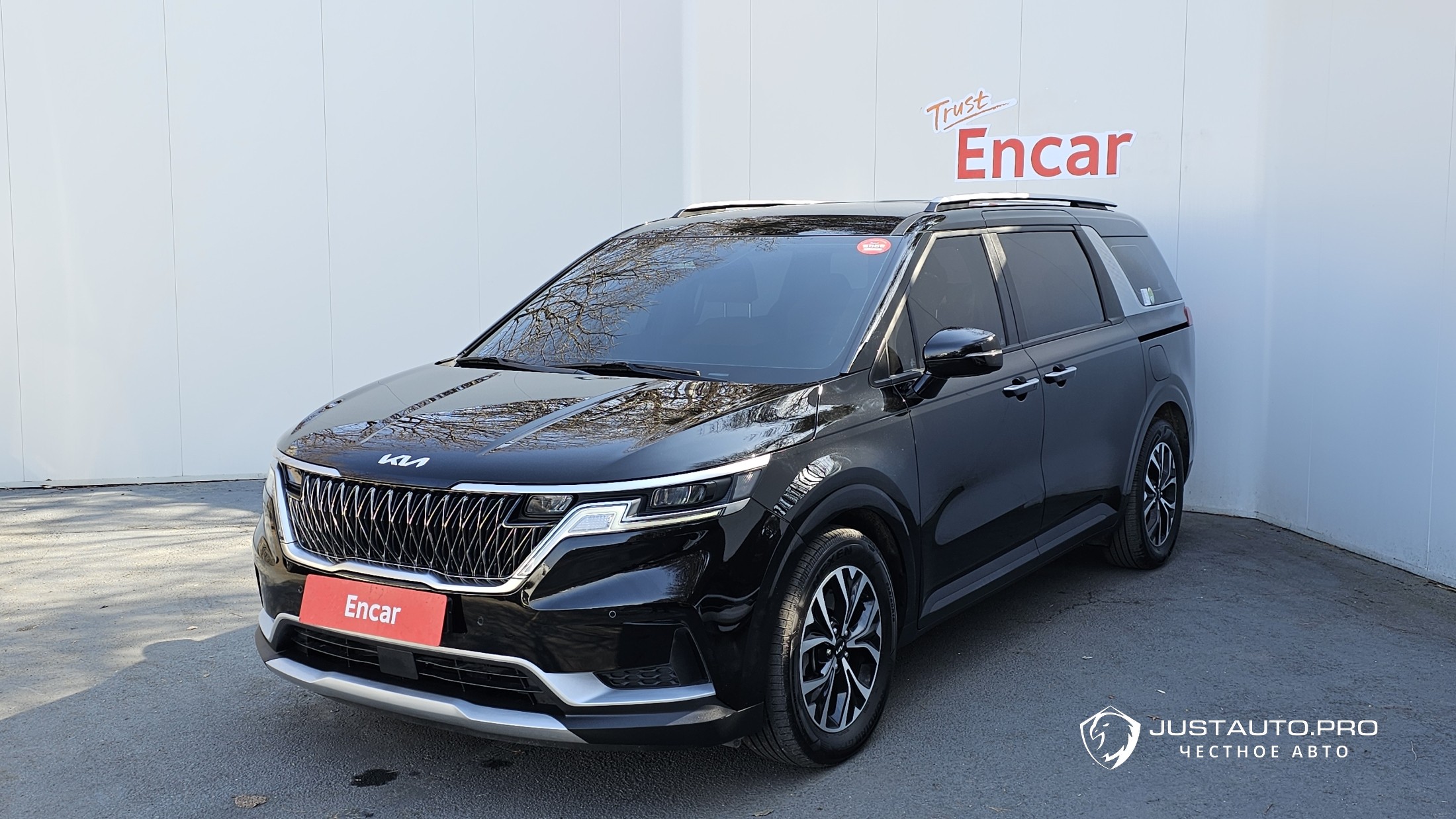 Автомобиль Kia Canival