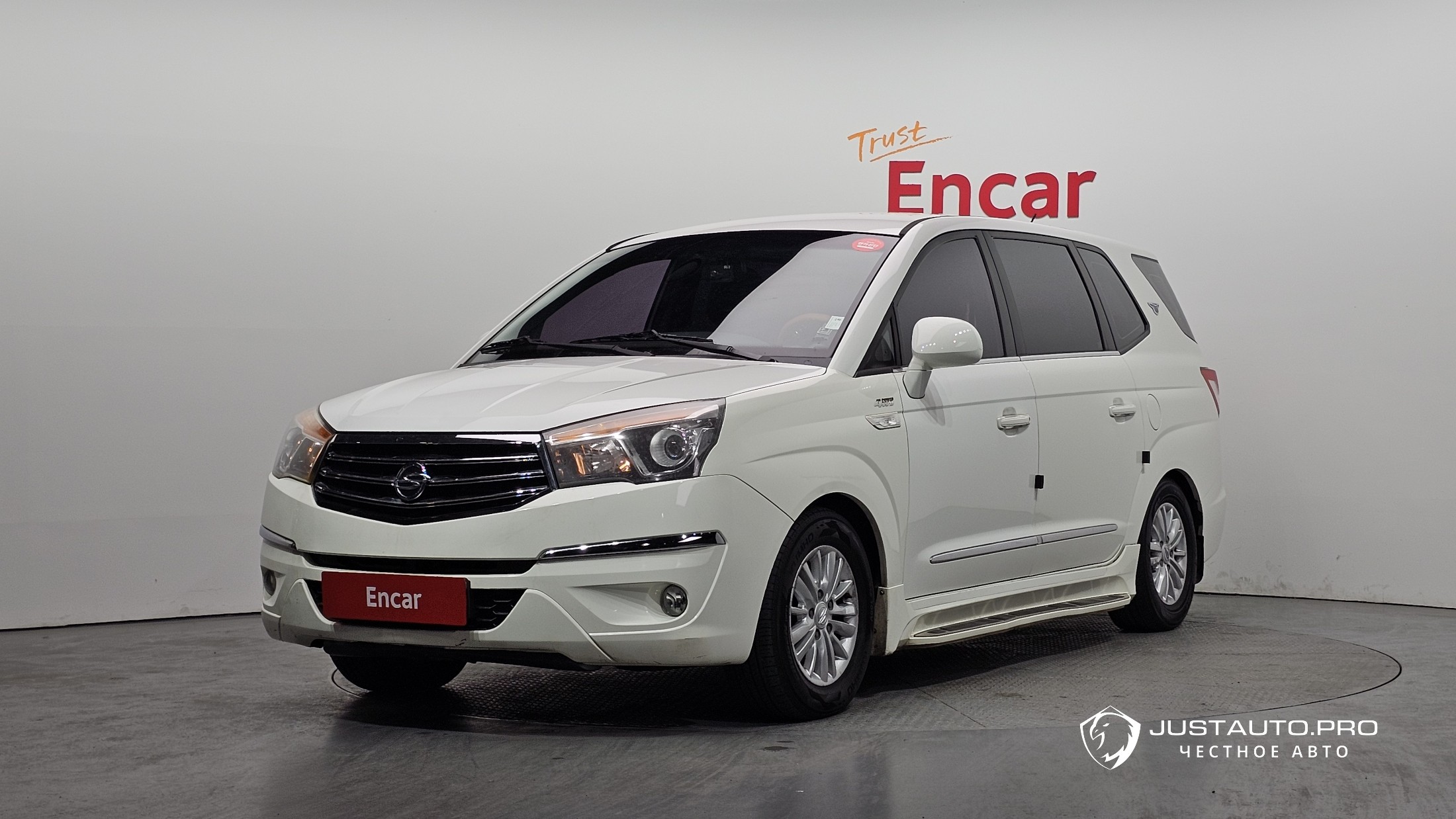 Автомобиль KG_Mobility_Ssangyong KORANDO