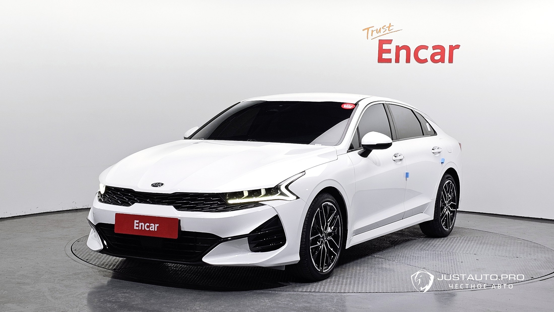 Автомобиль Kia K5