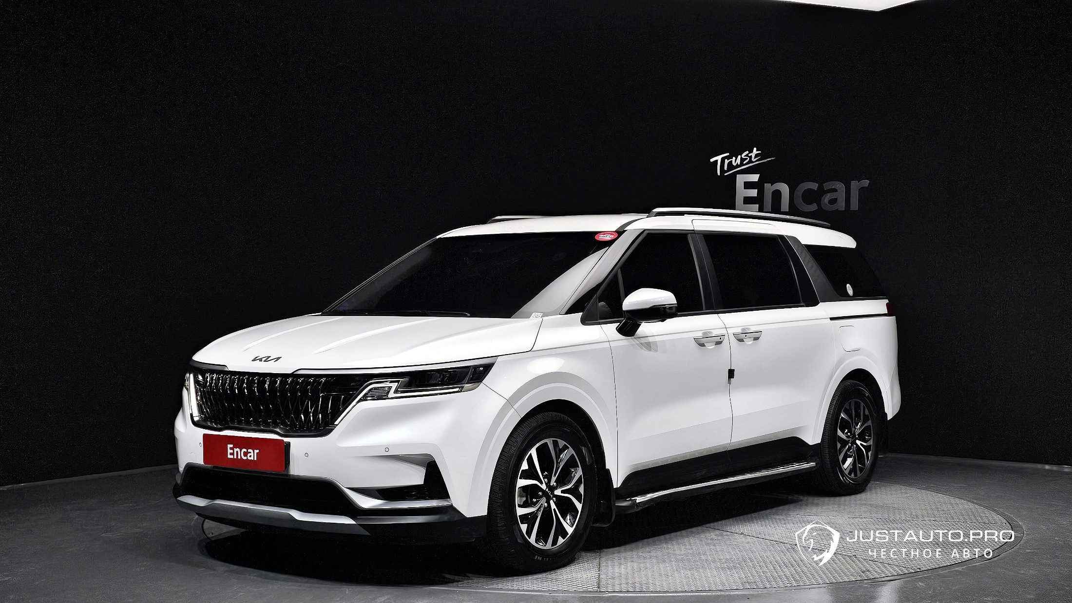 Автомобиль Kia Canival