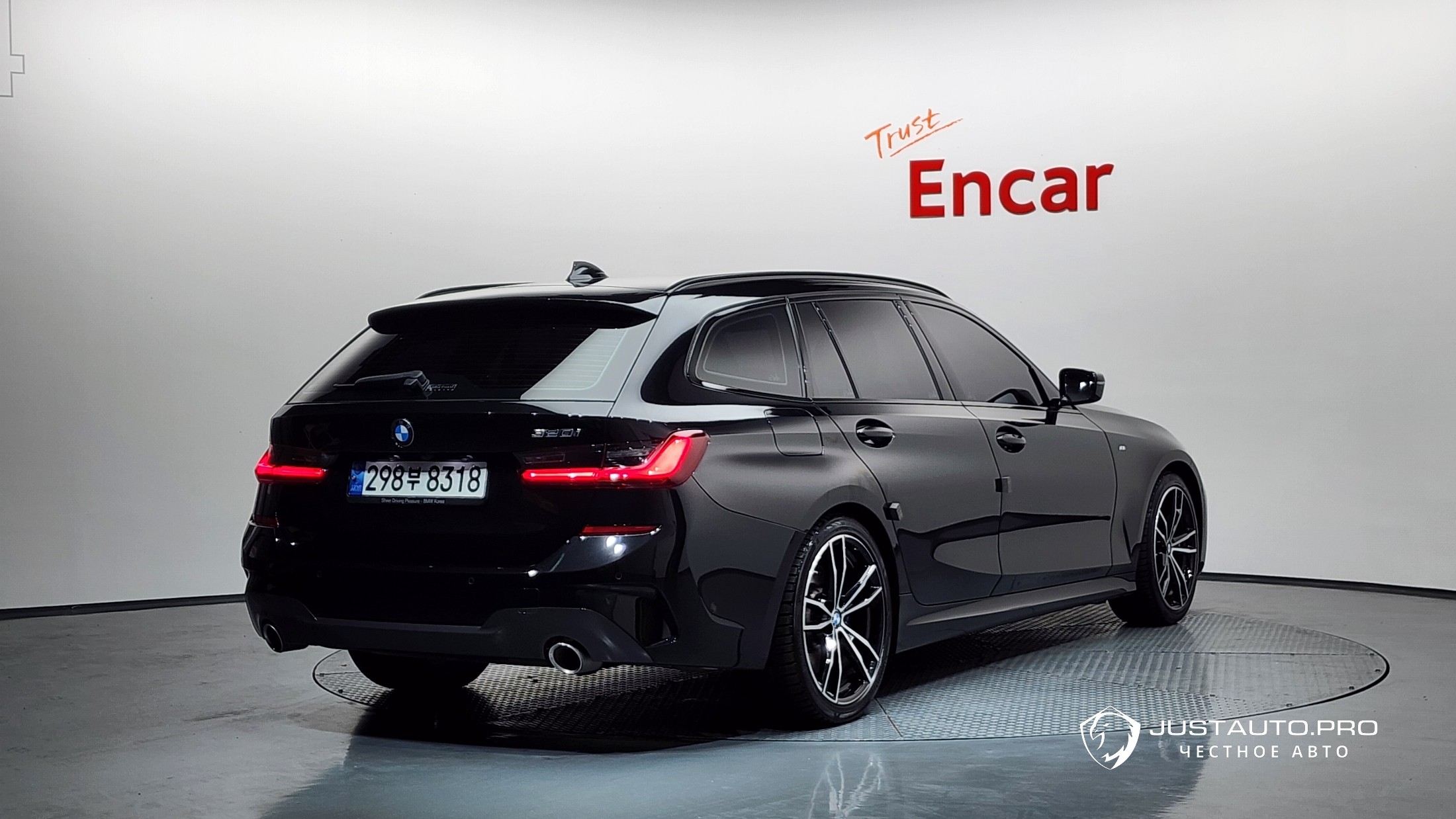 Автомобиль BMW 3-Series