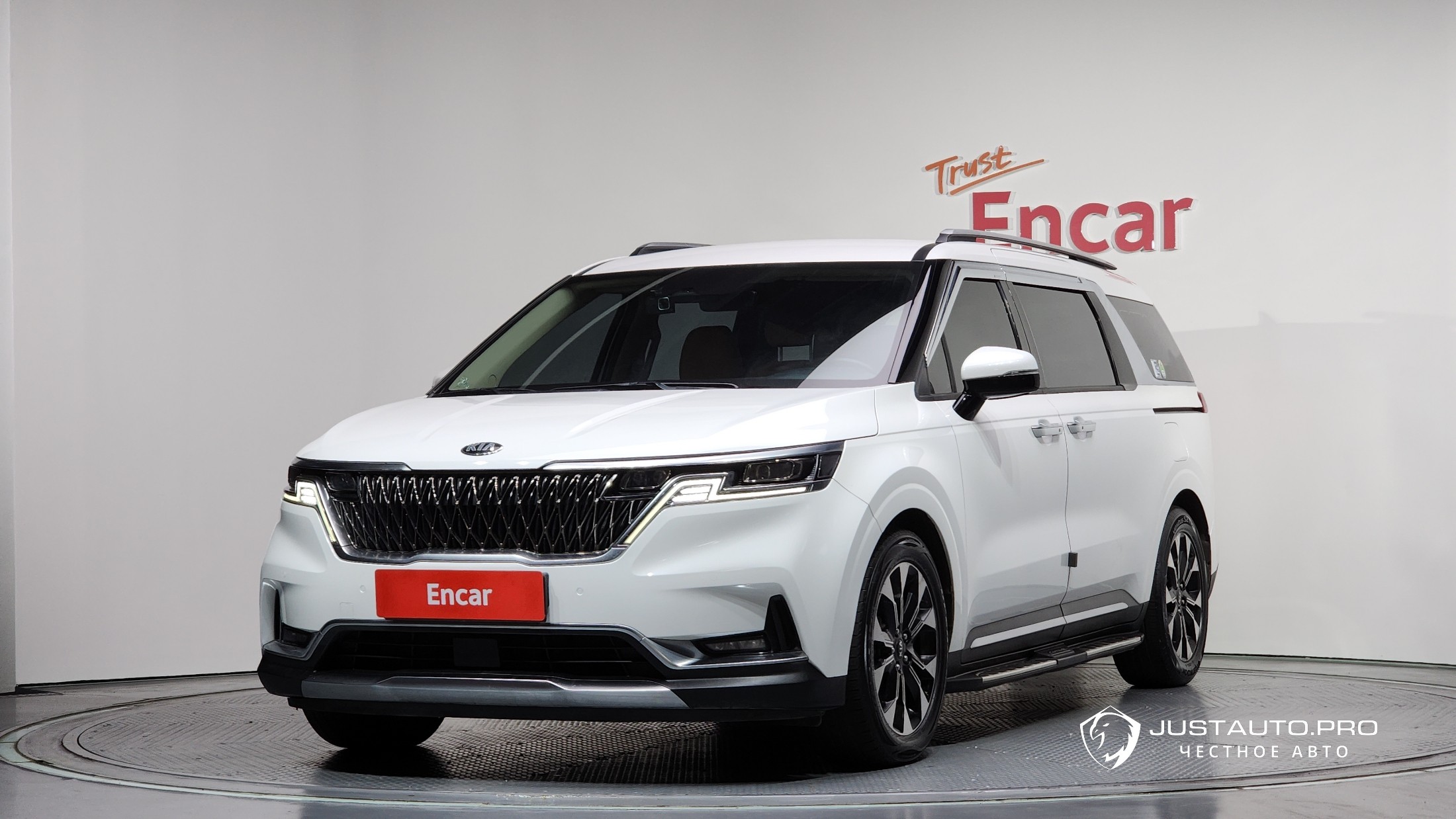 Автомобиль Kia Canival