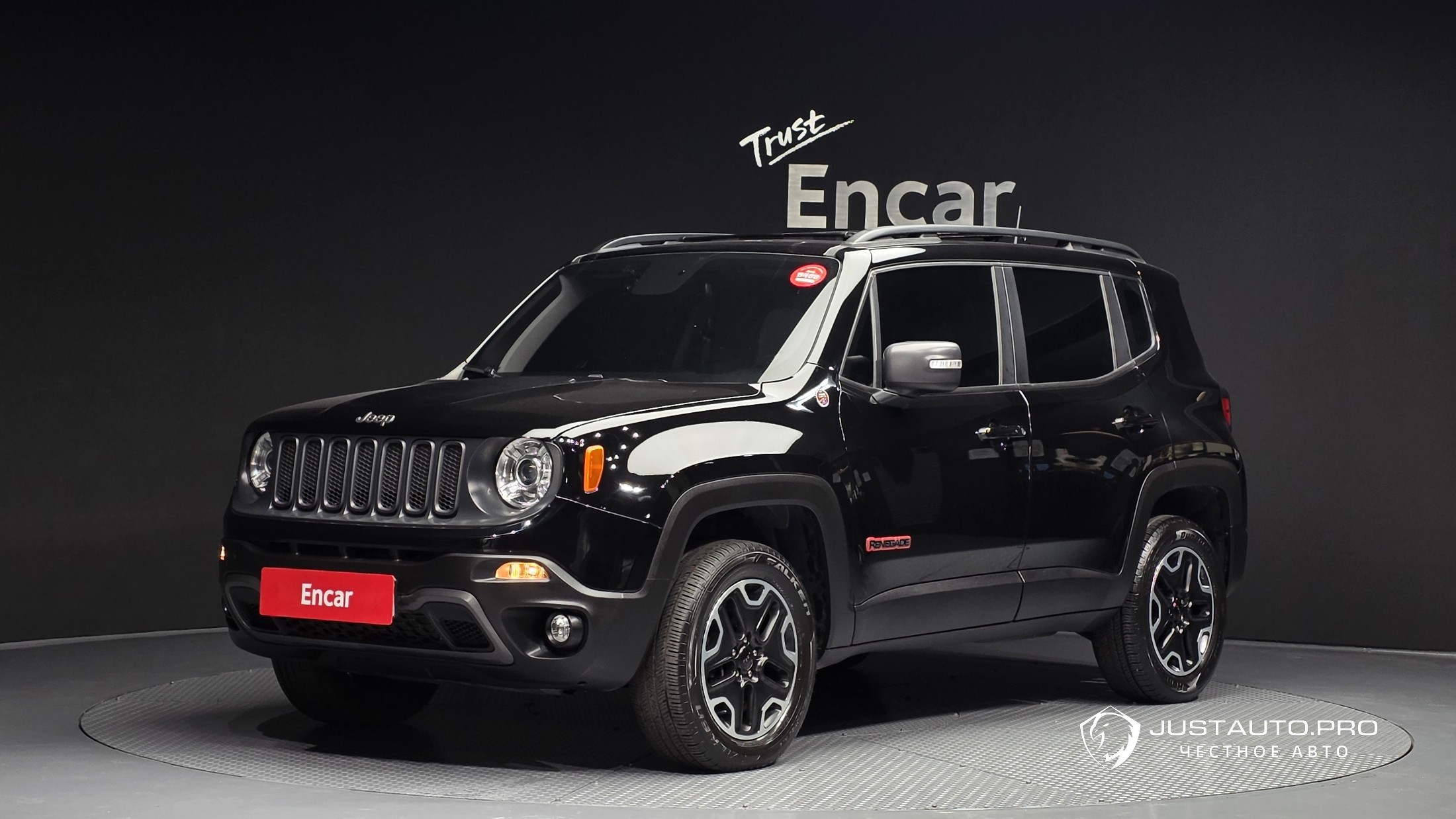 Автомобиль Jeep Renegade