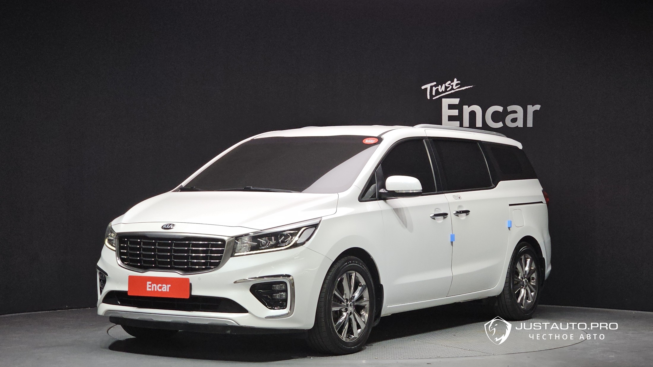 Автомобиль Kia Canival