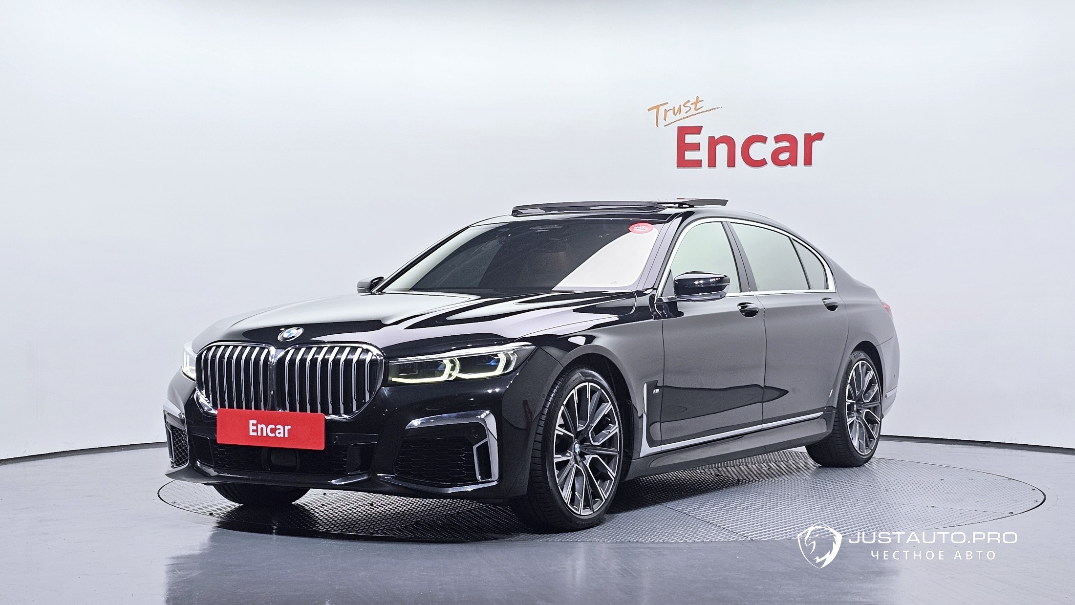 Автомобиль BMW 7-Series