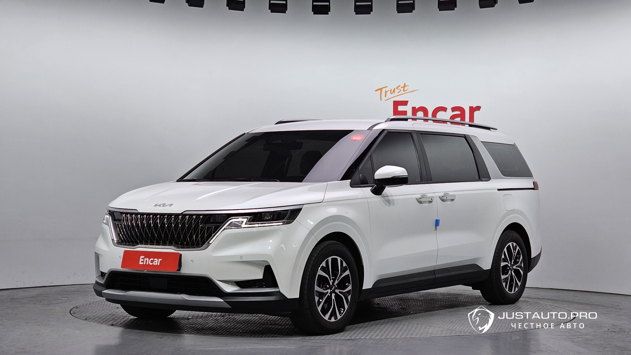 Автомобиль Kia Canival