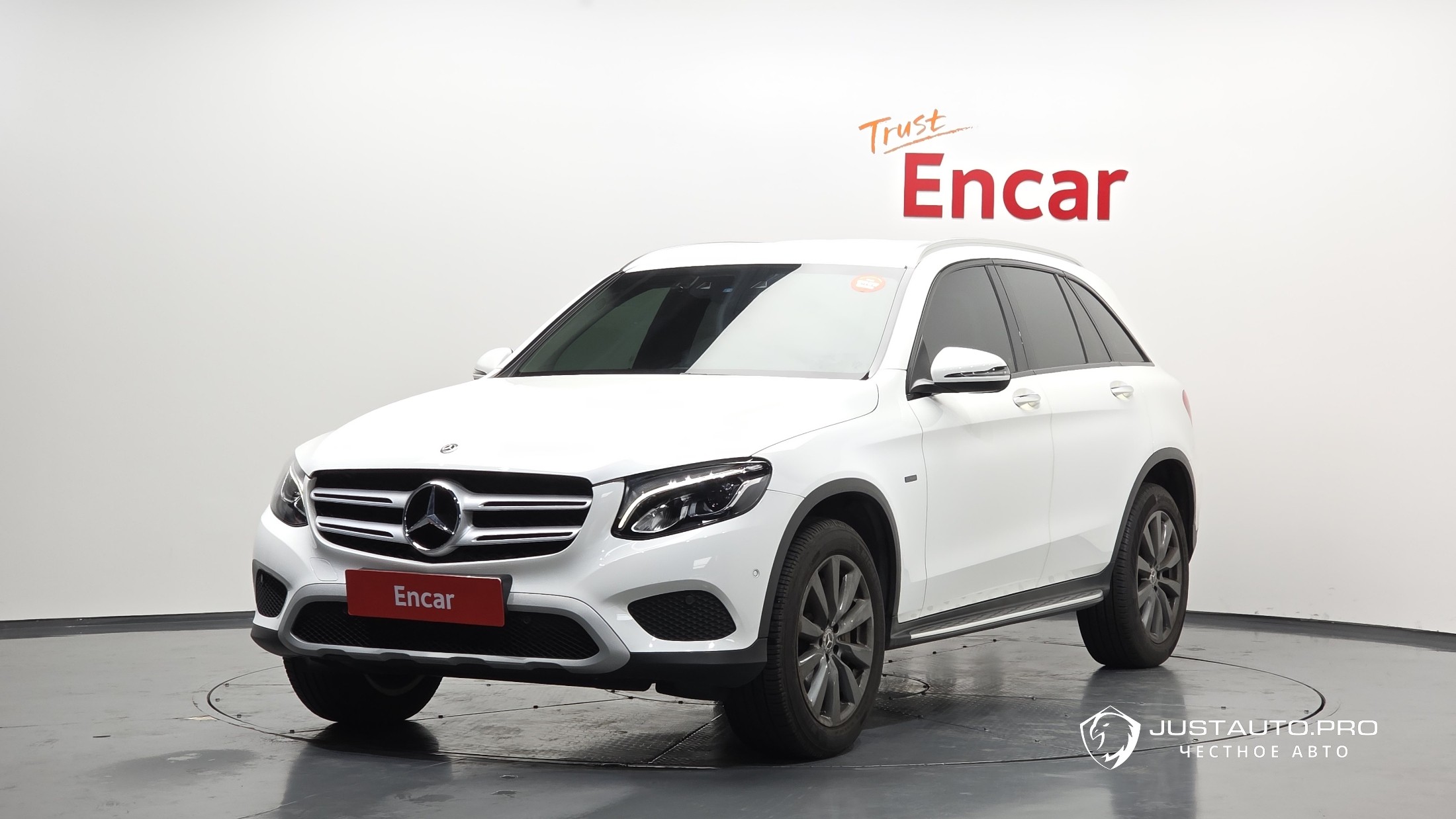 Автомобиль Mercedes-Benz GLC-Class