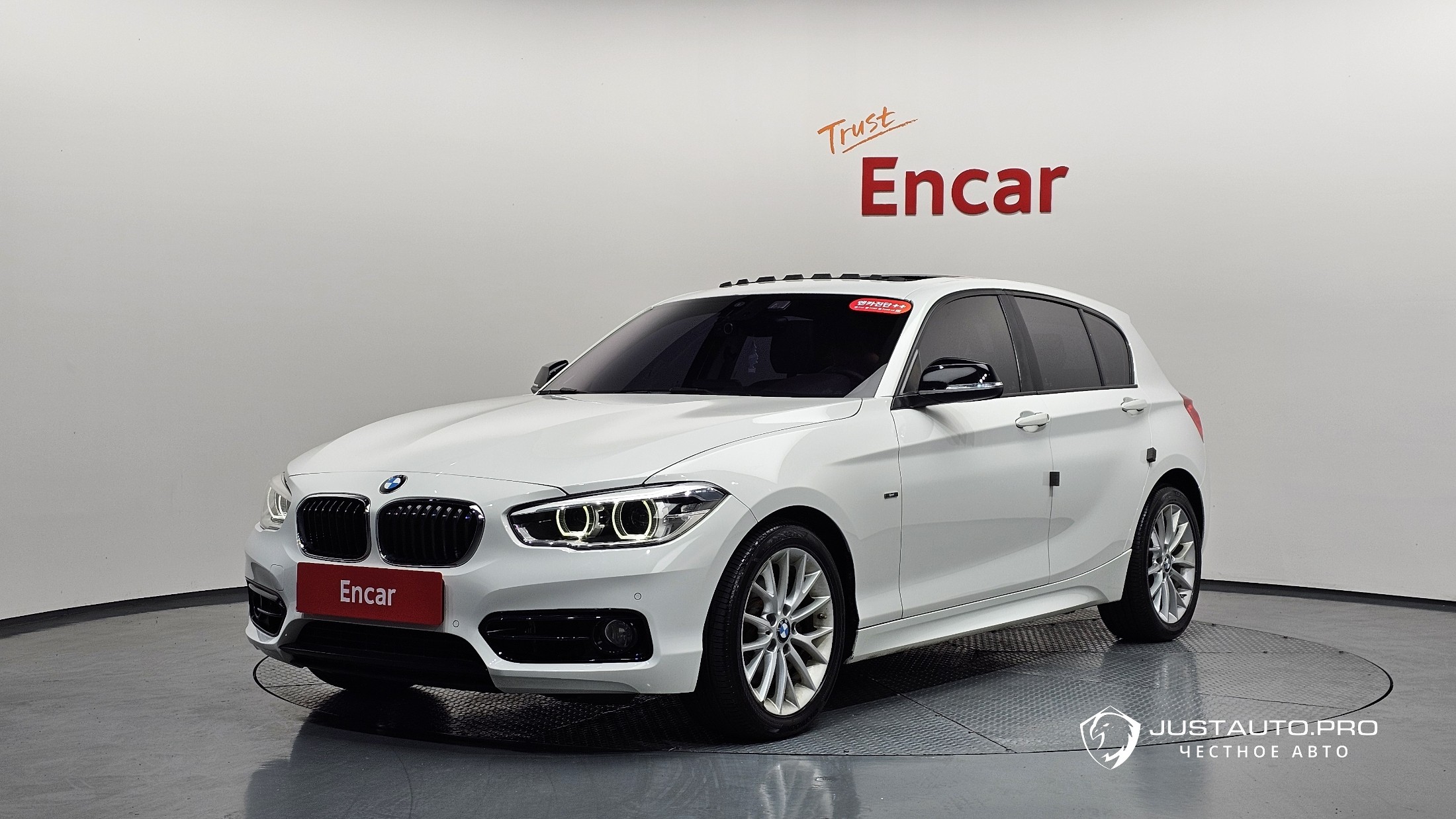 Автомобиль BMW 1-Series