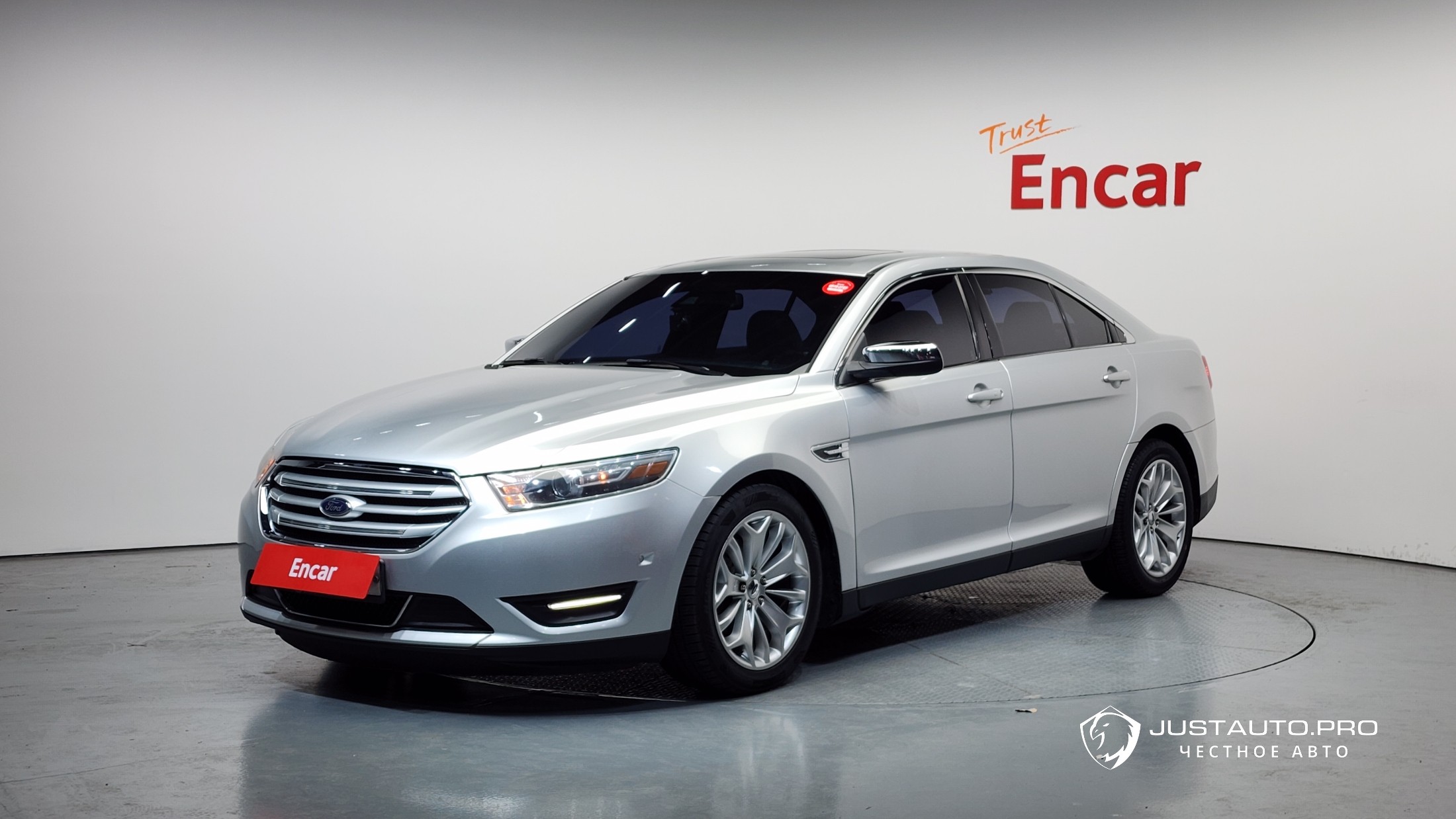 Автомобиль Ford Taurus