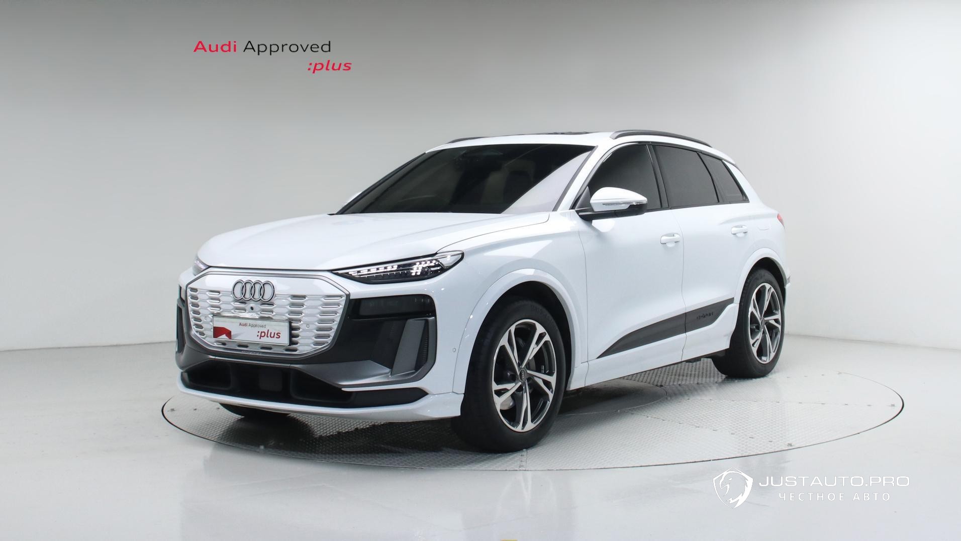 Автомобиль Audi Q6 e-tron