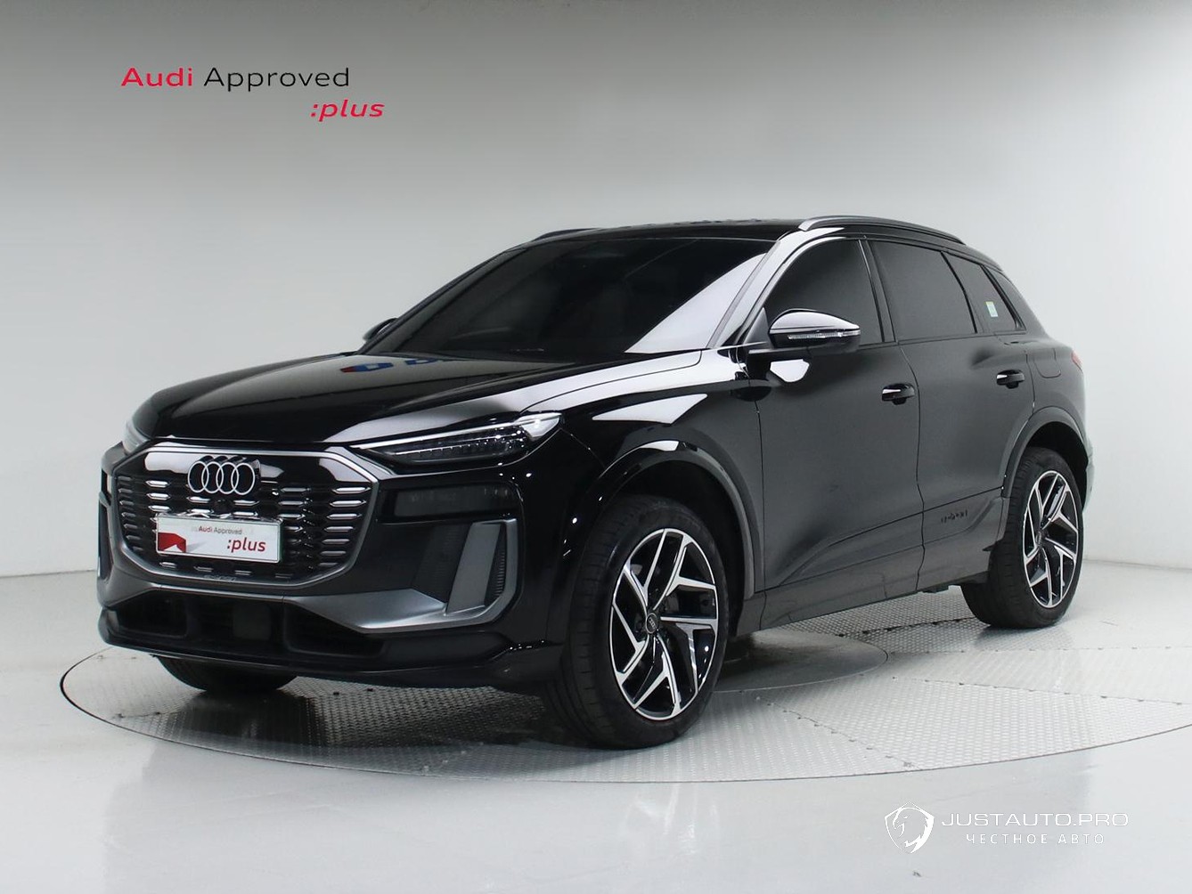 Автомобиль Audi Q6 e-tron