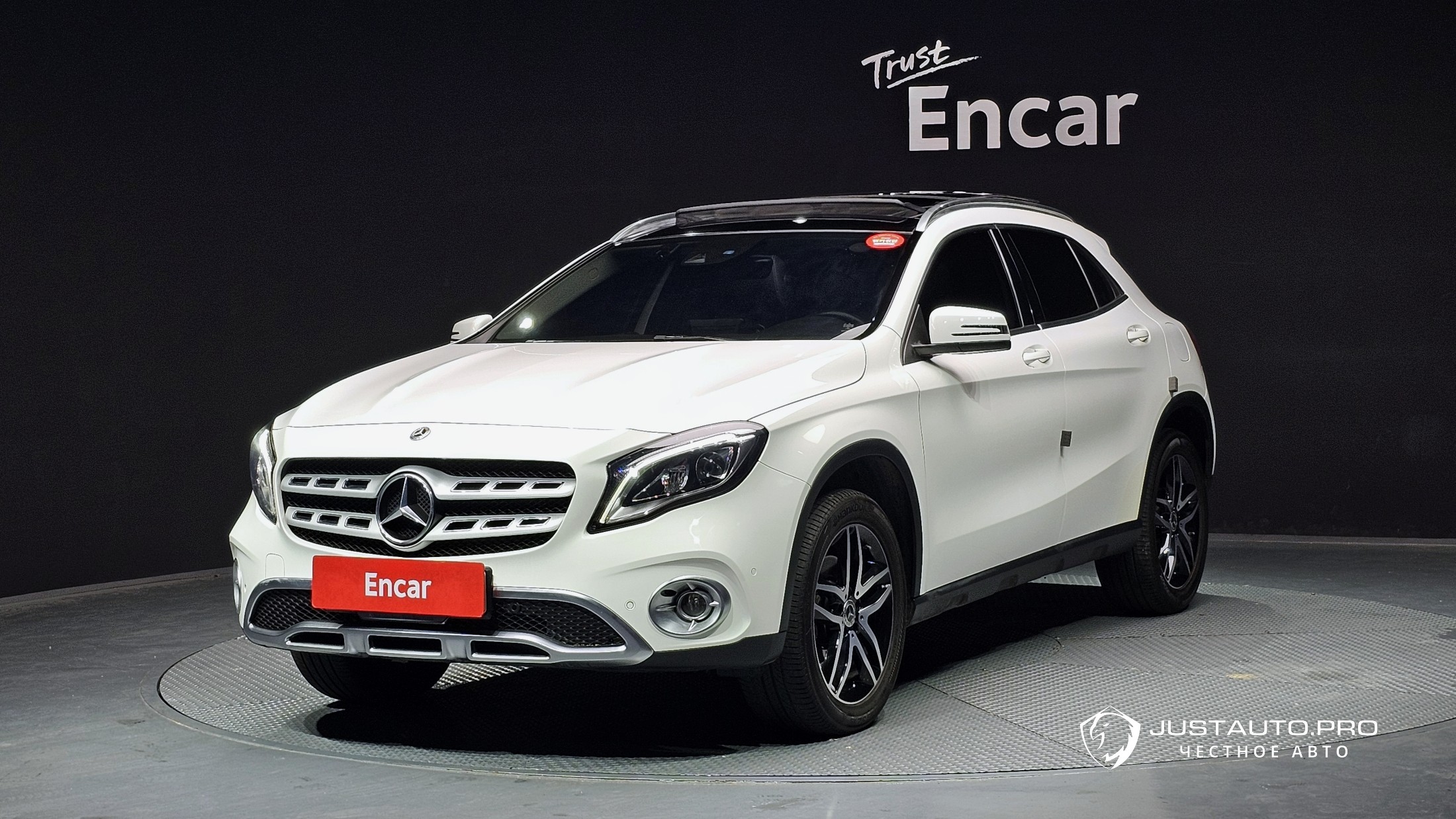 Автомобиль Mercedes-Benz GLA-Class