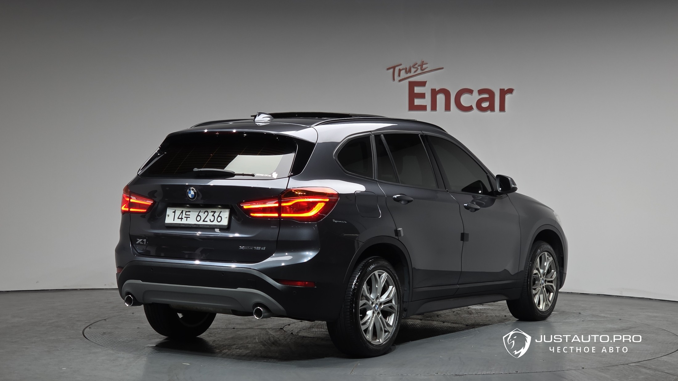 Автомобиль BMW X1