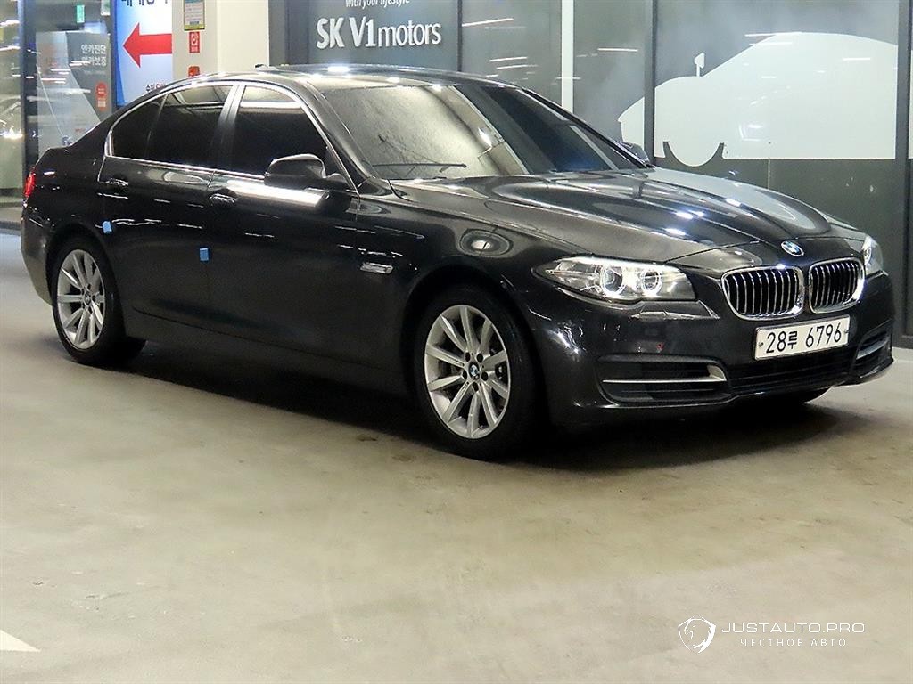 Автомобиль BMW 5-Series