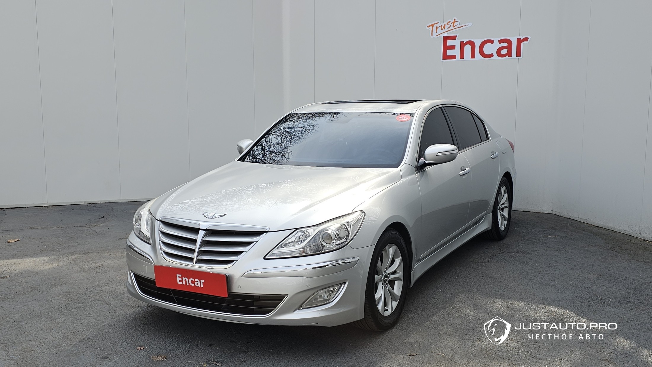 Автомобиль Hyundai Genesis