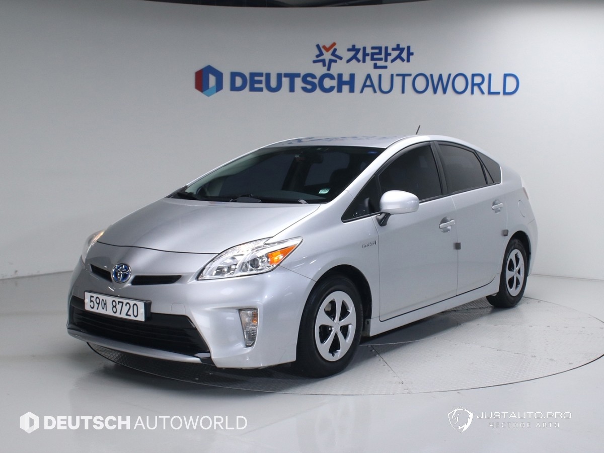 Автомобиль Toyota Prius