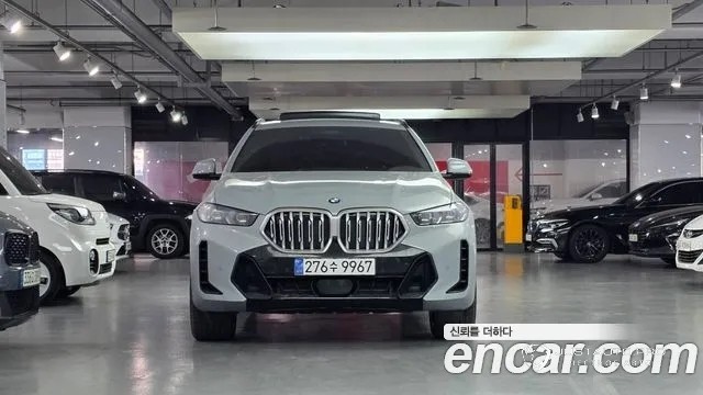 Автомобиль BMW X6