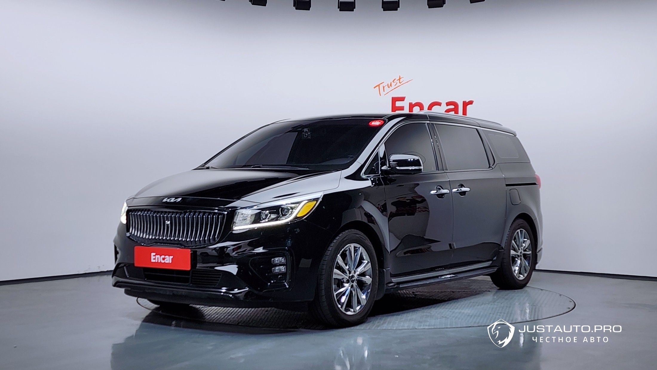 Автомобиль Kia Canival