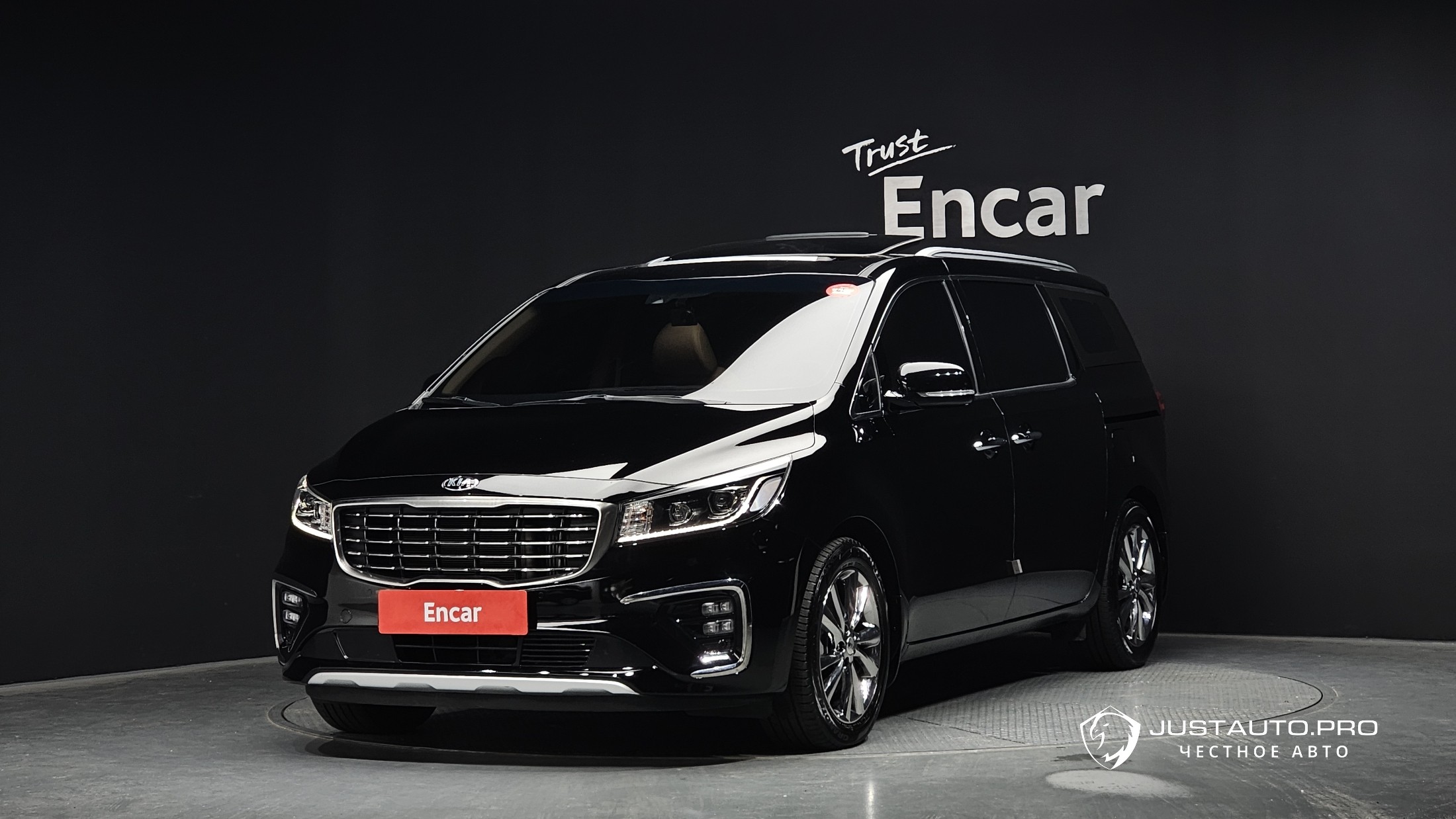 Автомобиль Kia Canival