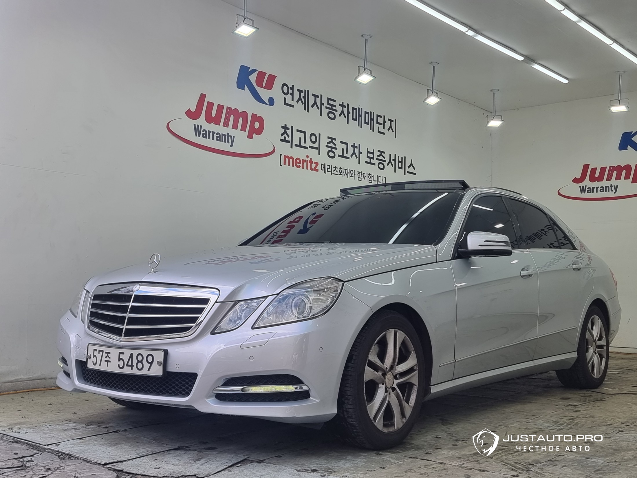 Автомобиль Mercedes-Benz E-Class