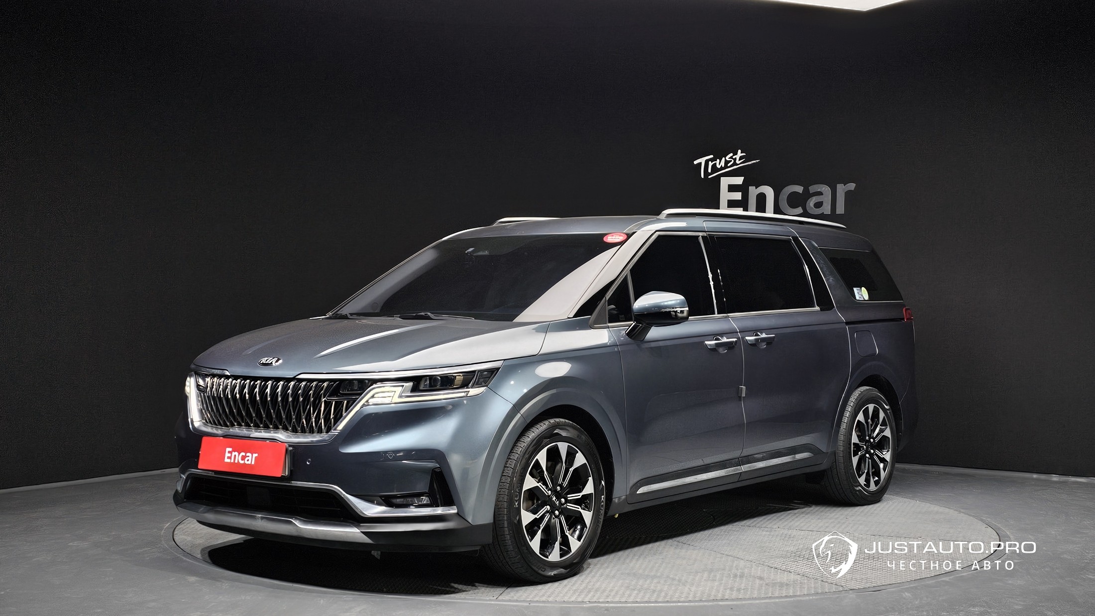 Автомобиль Kia Canival