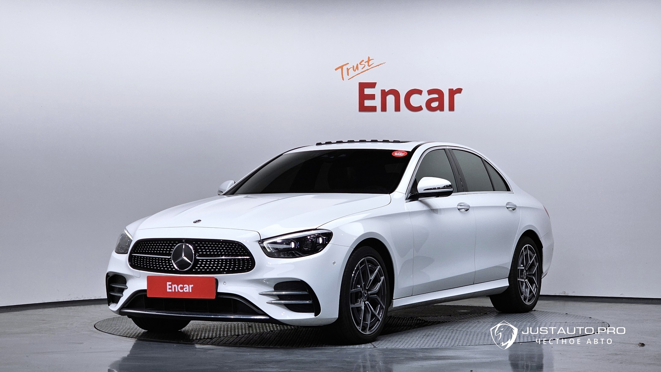 Автомобиль Mercedes-Benz E-Class