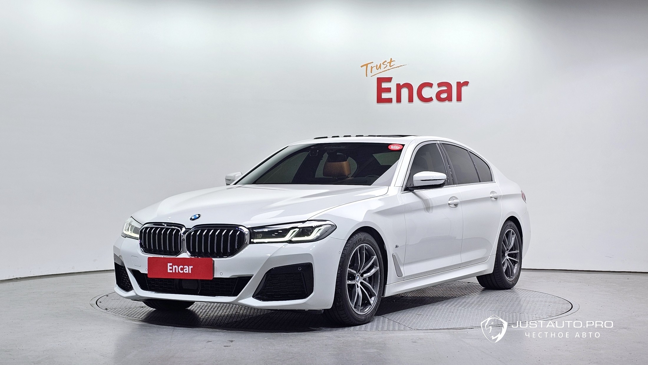 Автомобиль BMW 5-Series