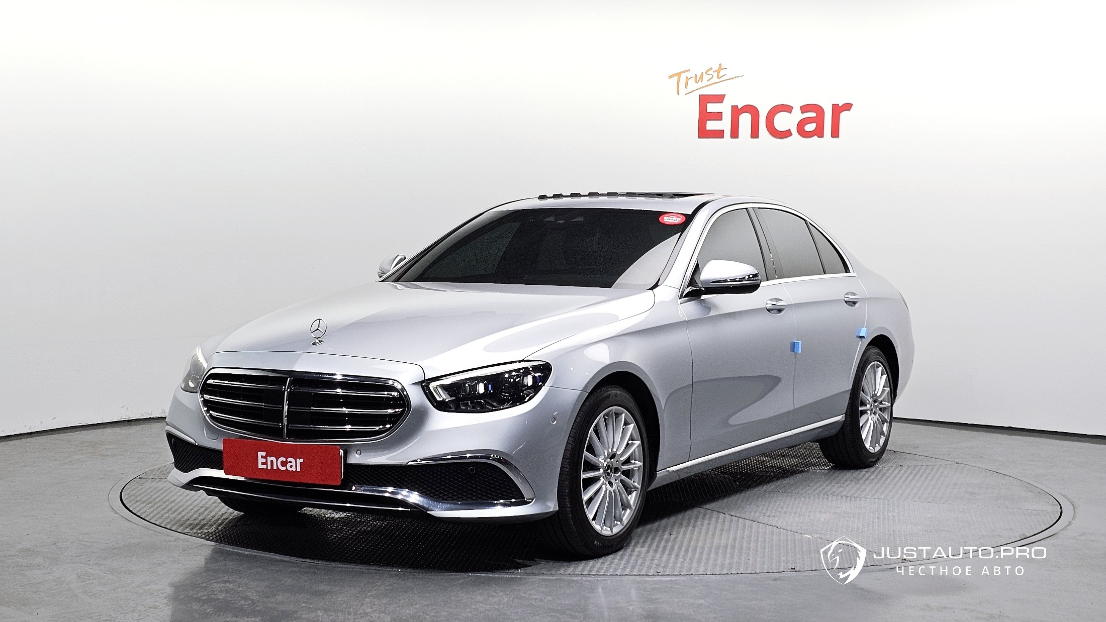 Автомобиль Mercedes-Benz E-Class