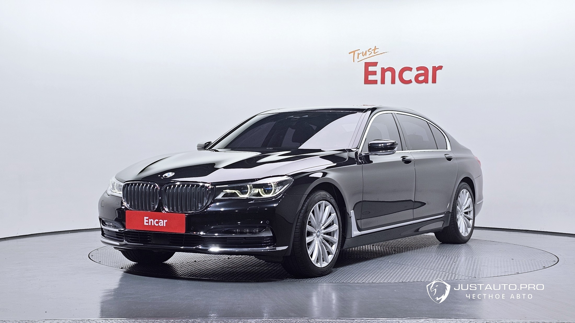 Автомобиль BMW 7-Series