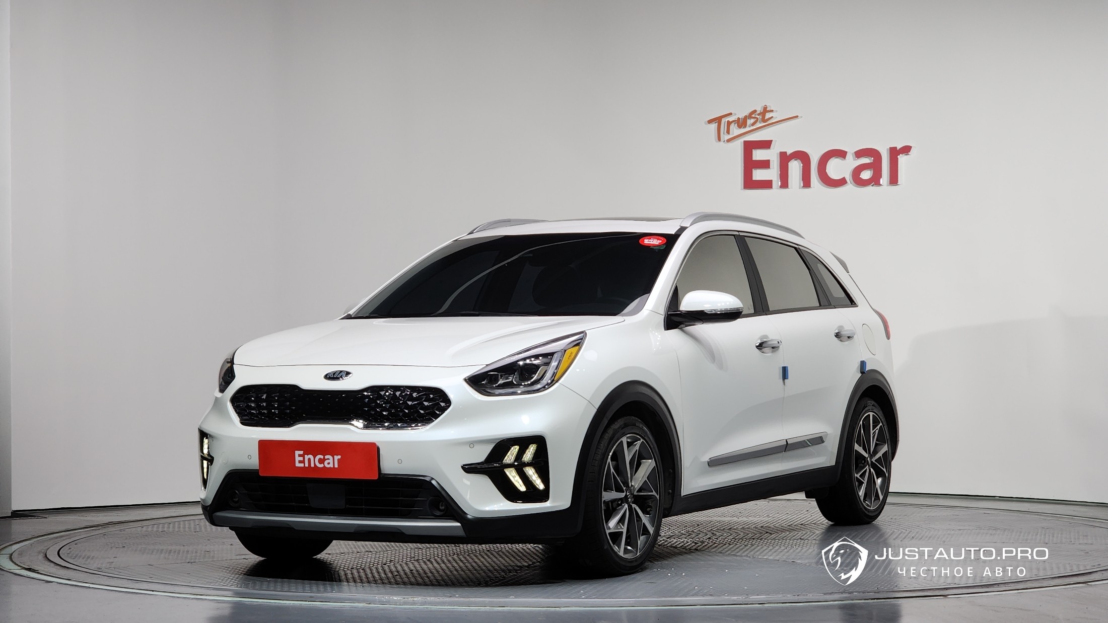 Автомобиль Kia Niro
