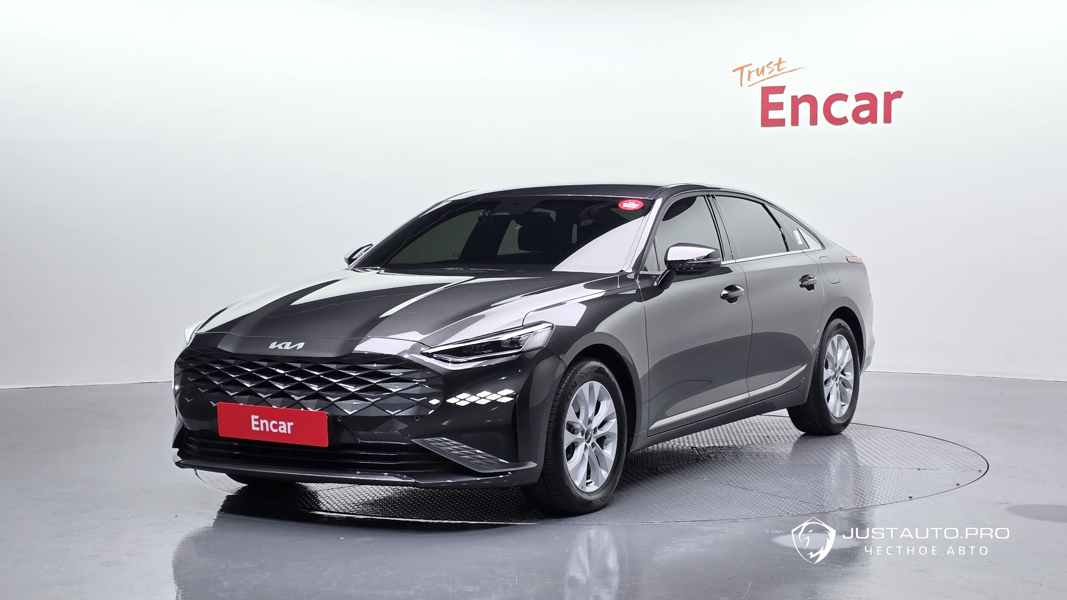 Автомобиль Kia K8