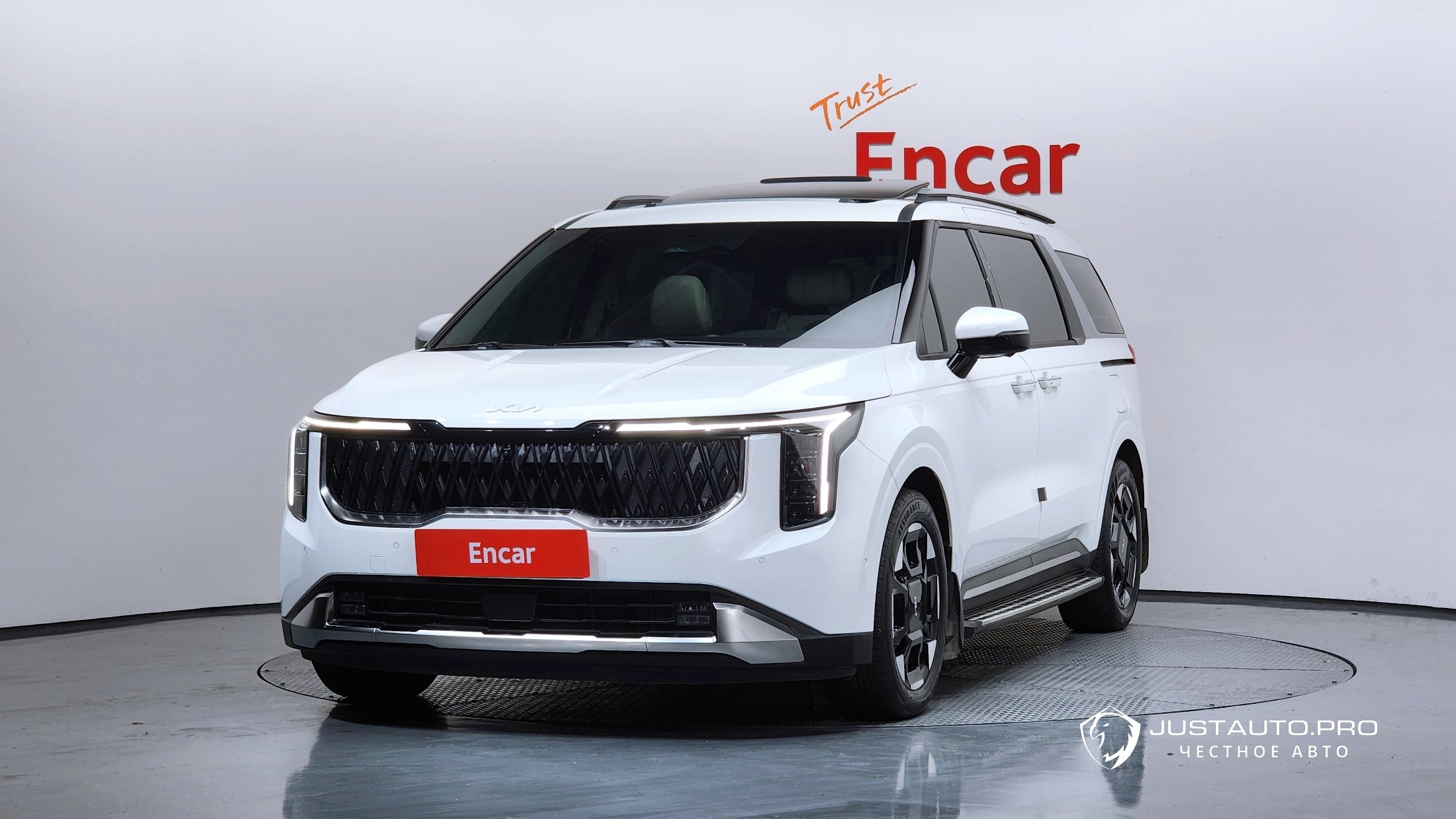 Автомобиль Kia Canival