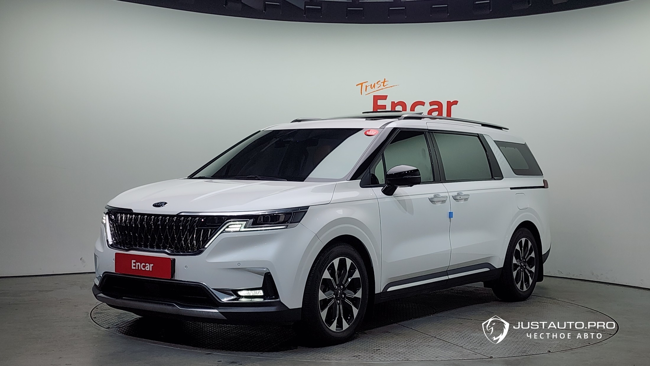 Автомобиль Kia Canival