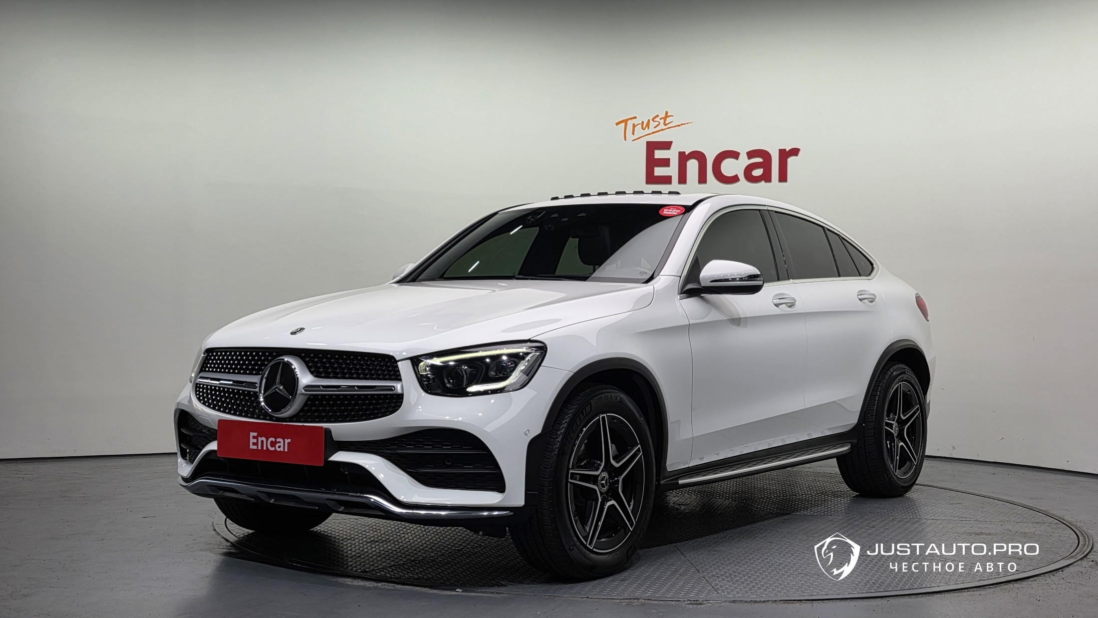 Автомобиль Mercedes-Benz GLC-Class