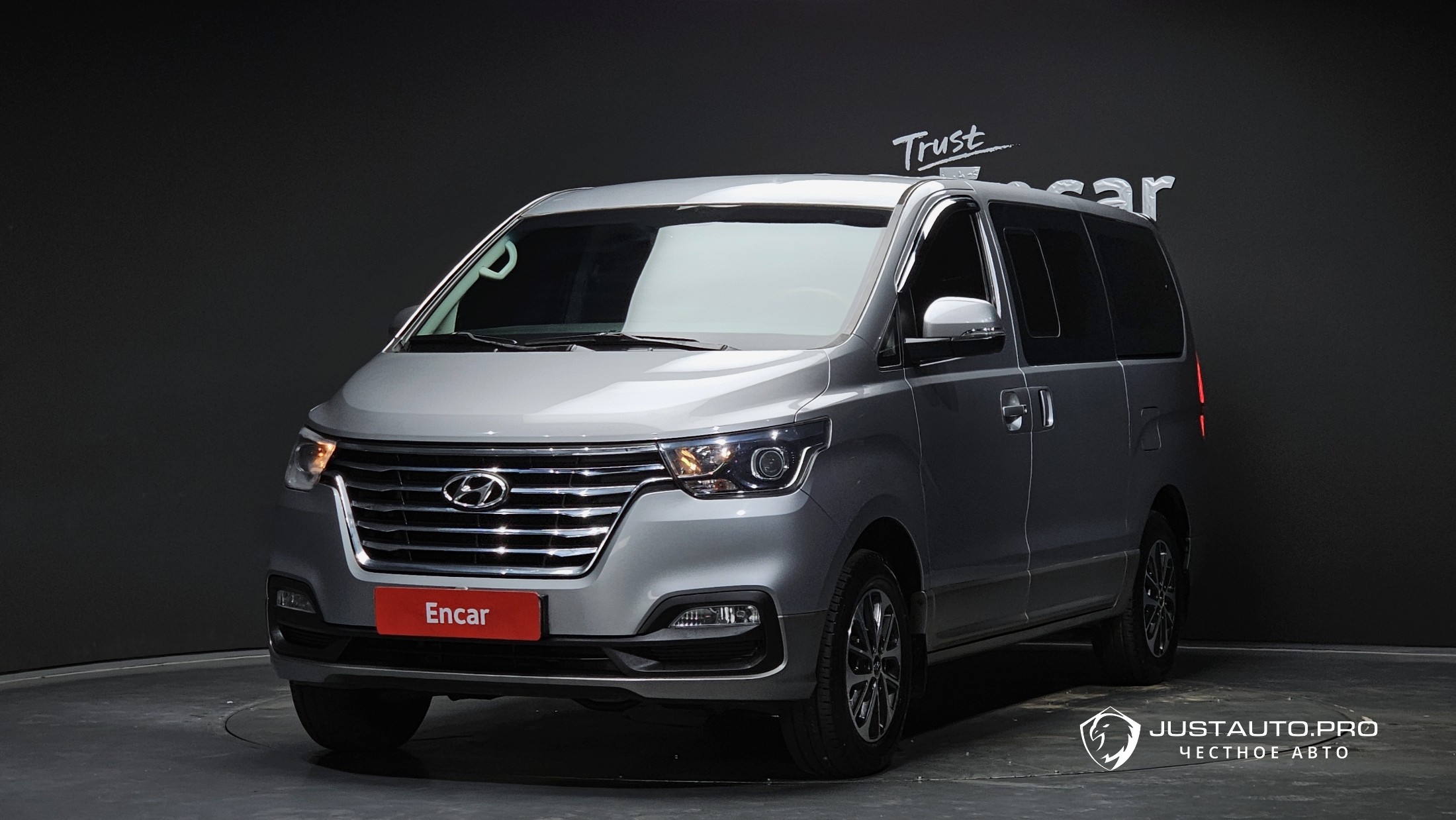 Автомобиль Hyundai Starex