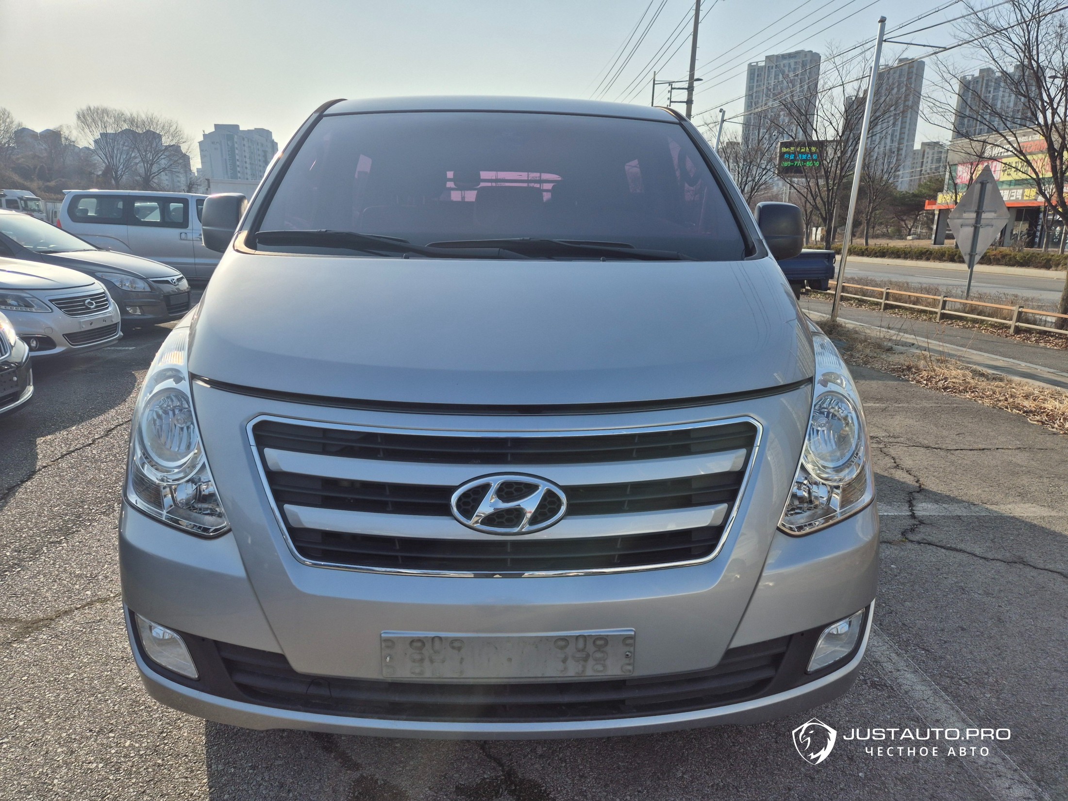 Автомобиль Hyundai Starex