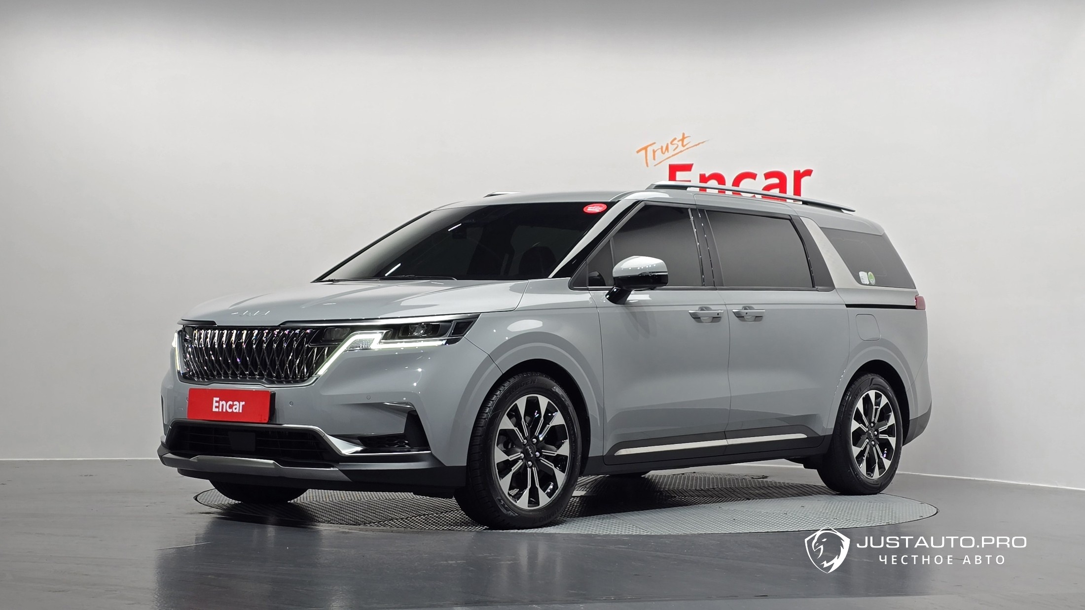 Автомобиль Kia Canival