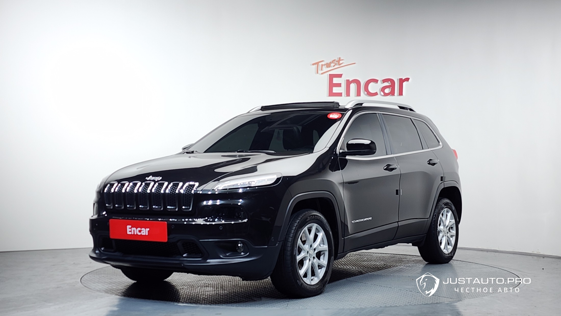 Автомобиль Jeep Cherokee
