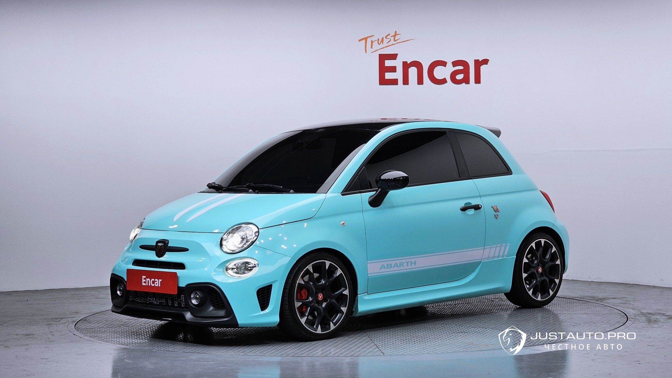 Автомобиль Fiat 500
