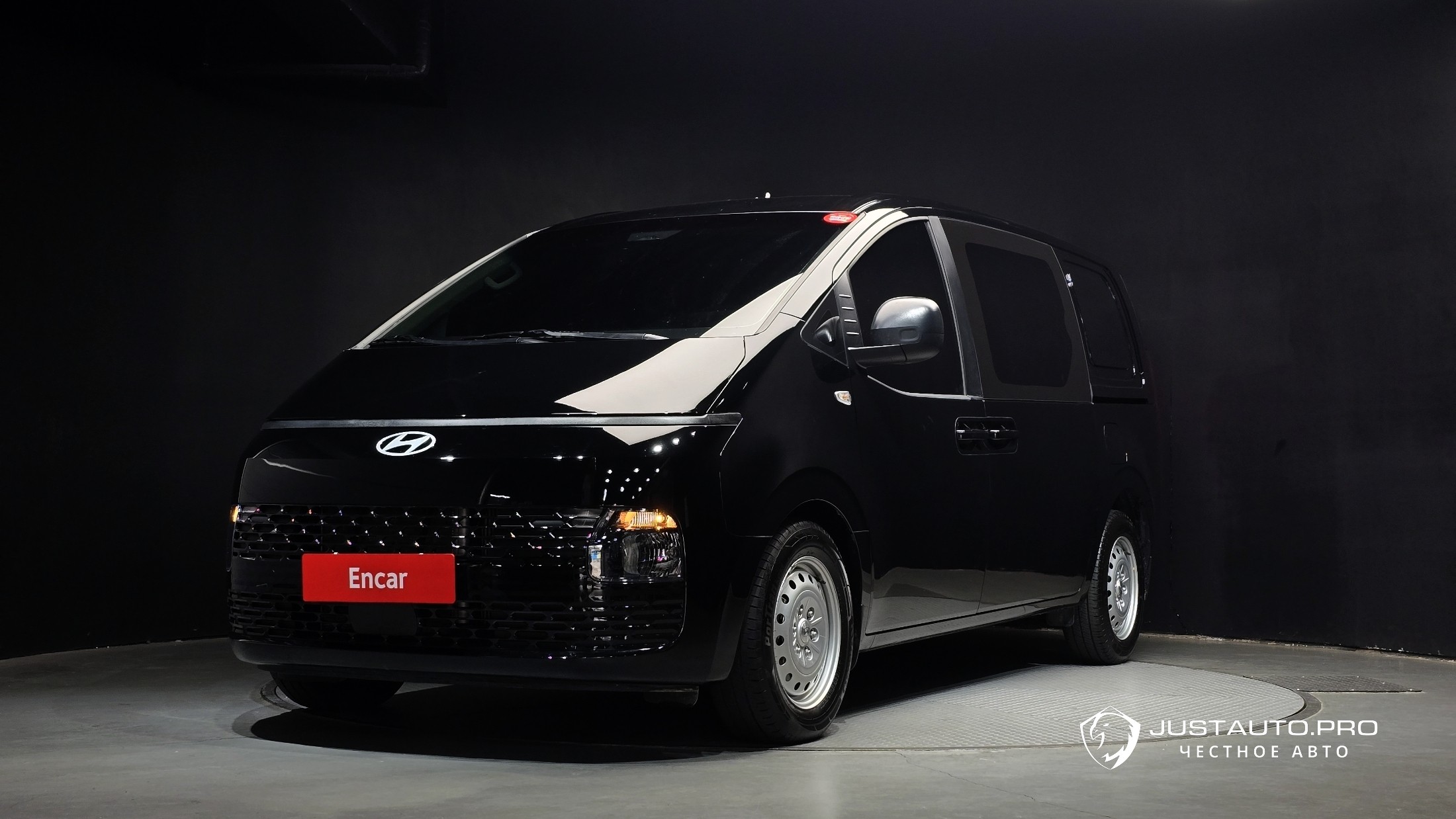 Автомобиль Hyundai Staria