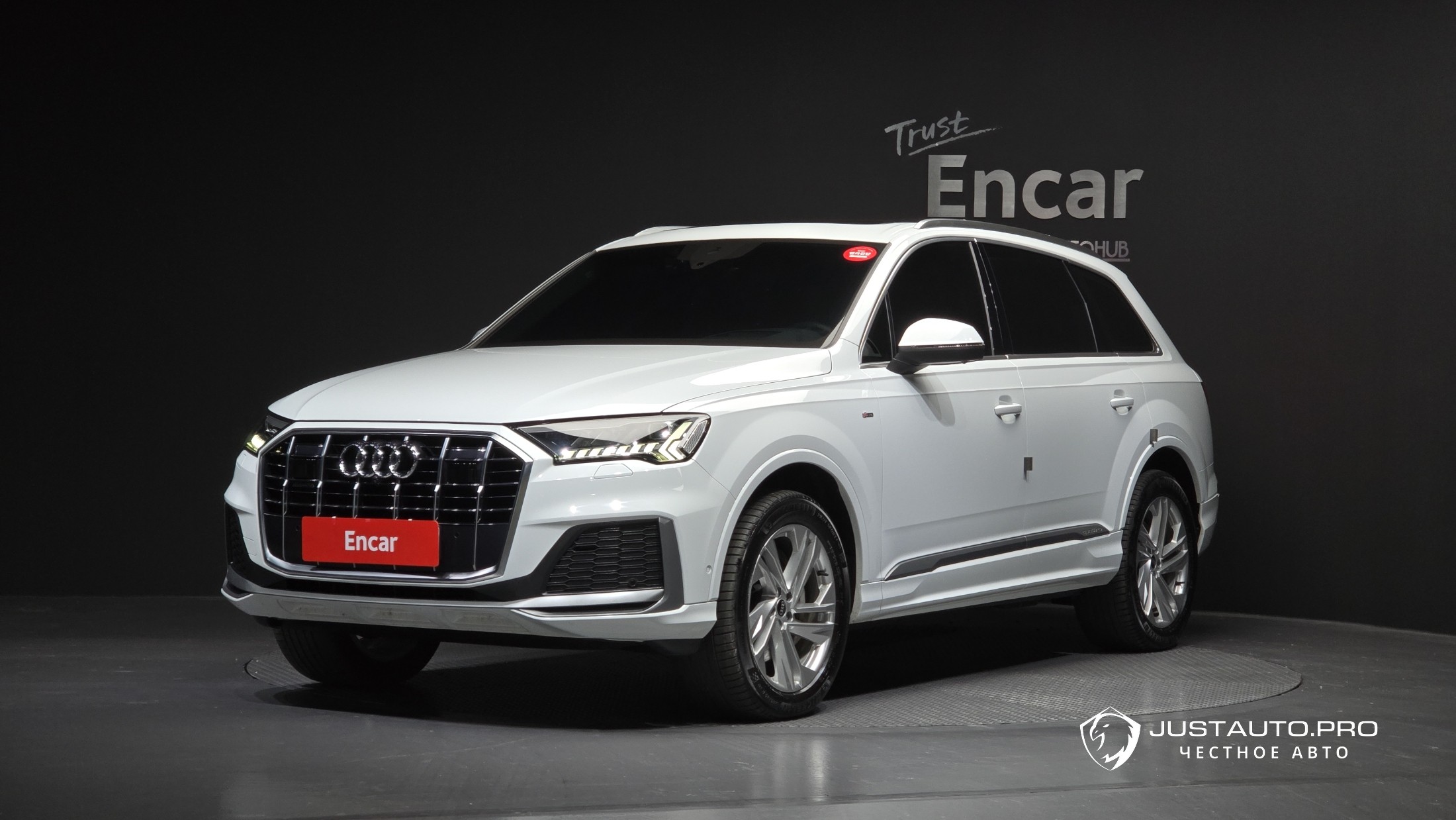 Автомобиль Audi Q7