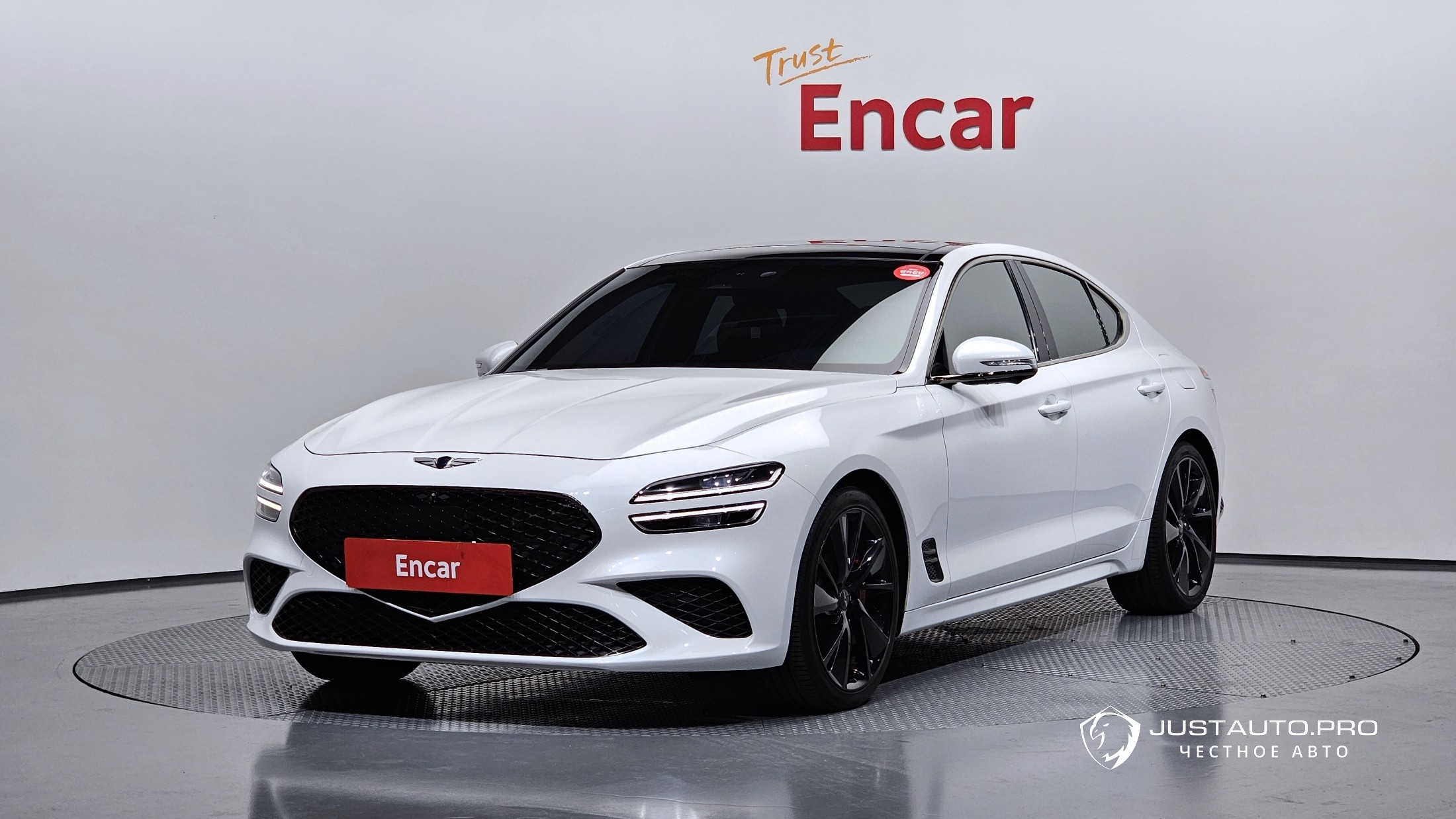 Автомобиль Genesis G70