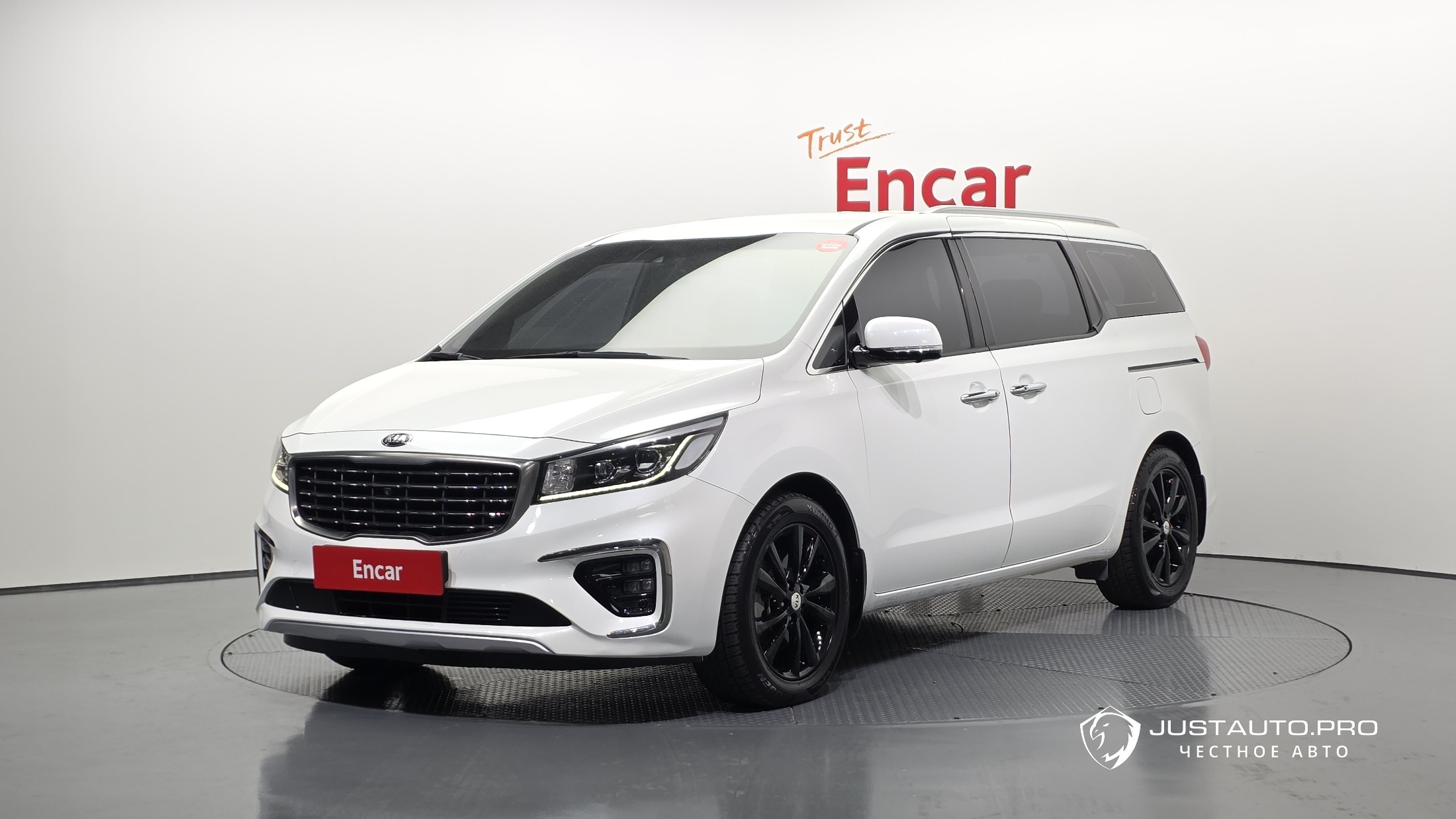Автомобиль Kia Canival