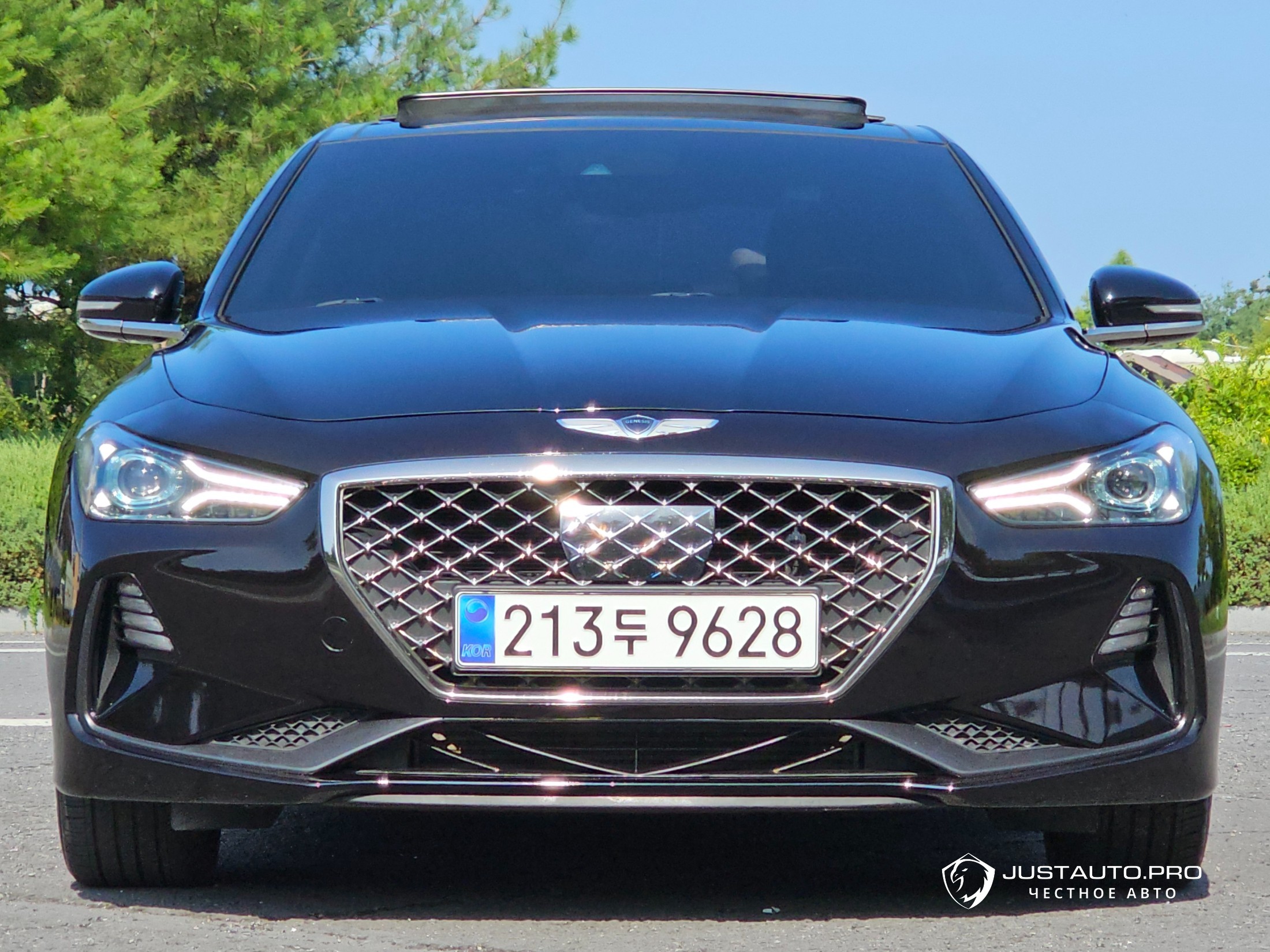 Автомобиль Genesis G70