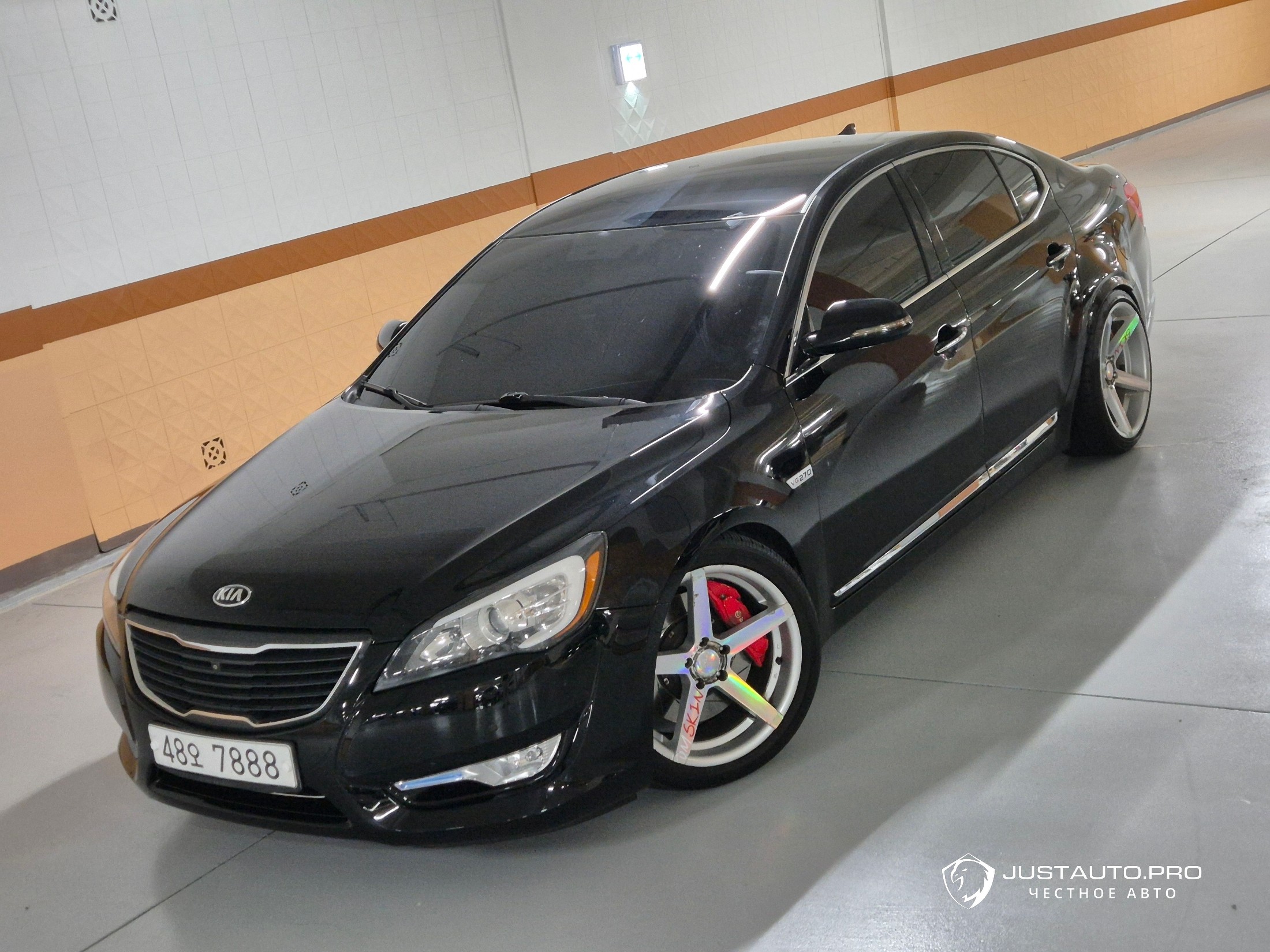 Автомобиль Kia K7